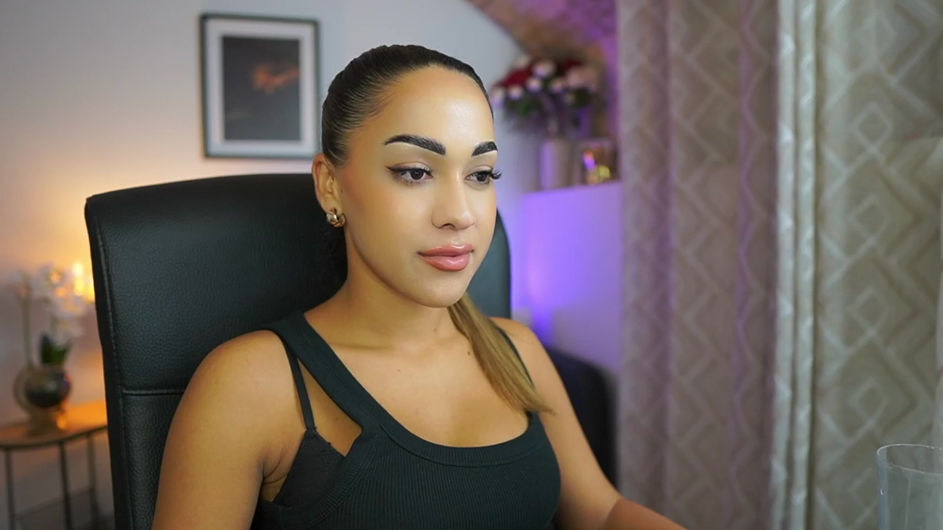 Gallery image thumbnail from Laniixxx's myfreecams stream on, 10/28/2025, 16:40 image 15 of 20