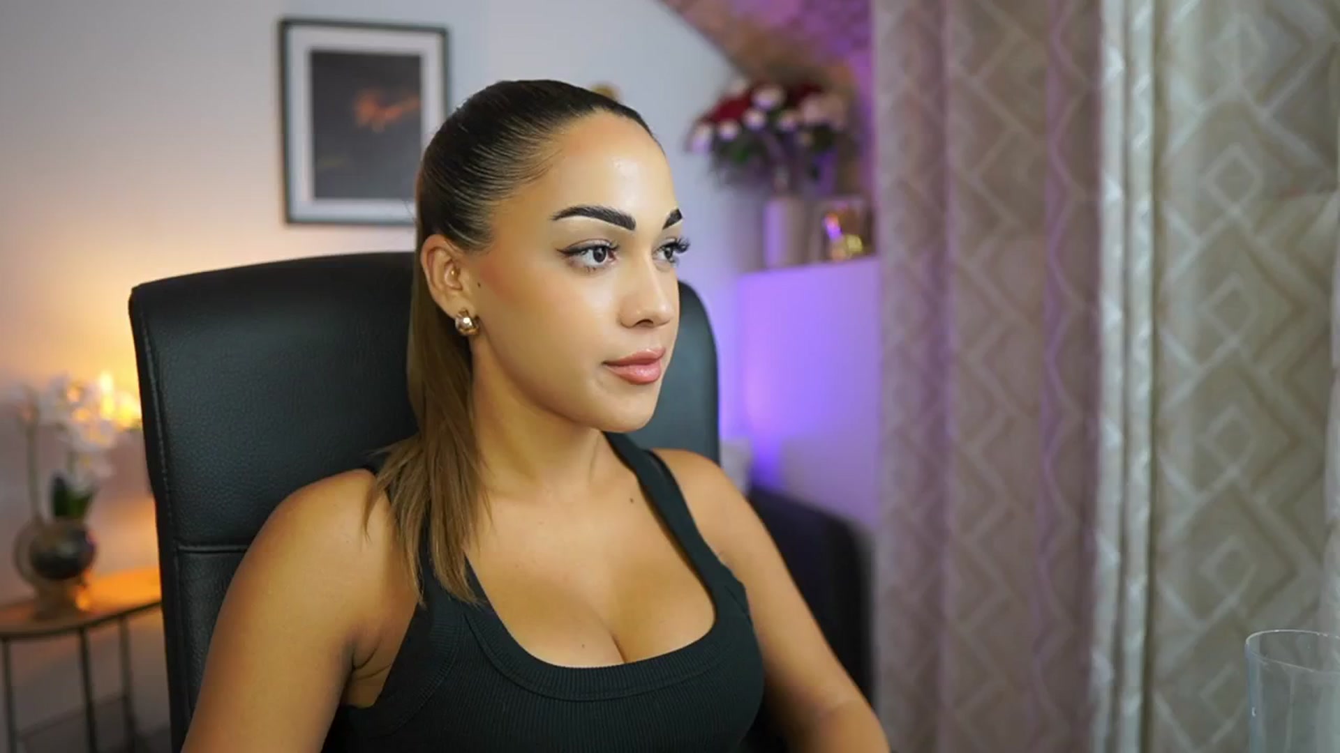 Gallery image thumbnail from Laniixxx's myfreecams stream on, 10/28/2025, 16:40 image 19 of 20