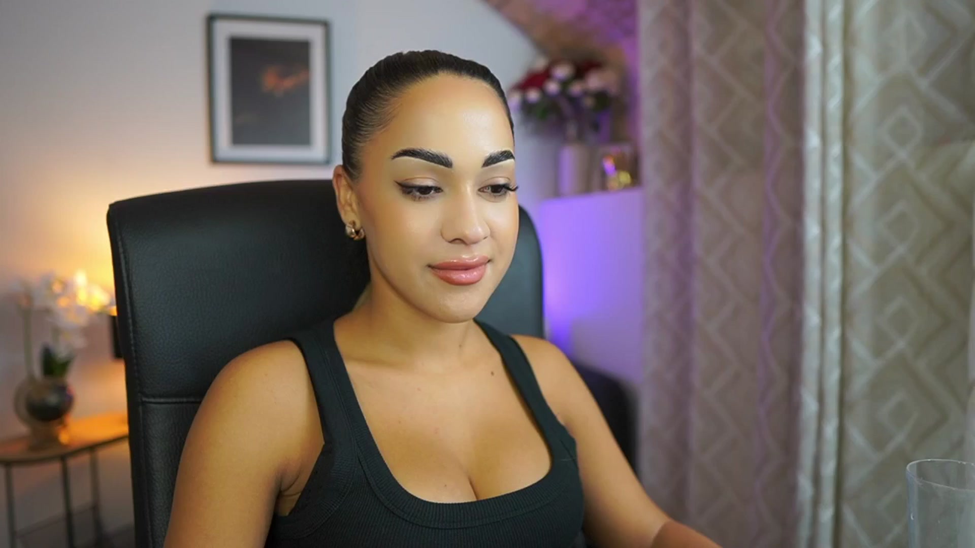 Gallery image thumbnail from Laniixxx's myfreecams stream on, 10/28/2025, 16:40 image 17 of 20