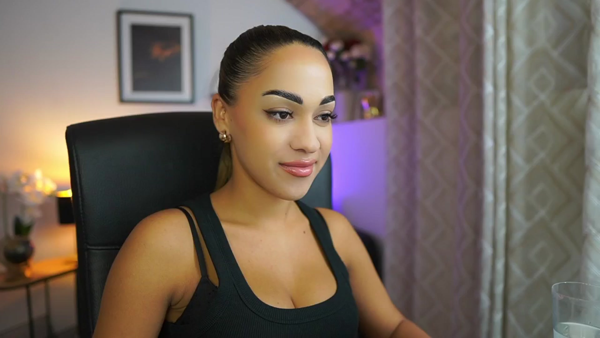 Gallery image thumbnail from Laniixxx's myfreecams stream on, 10/28/2025, 17:20 image 1 of 20