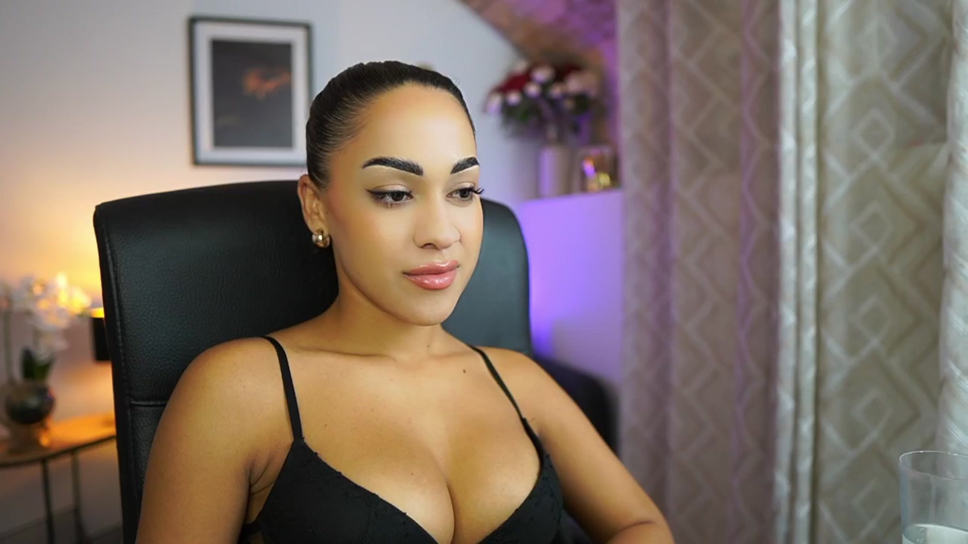 Gallery image thumbnail from Laniixxx's myfreecams stream on, 10/28/2025, 17:51 image 3 of 20