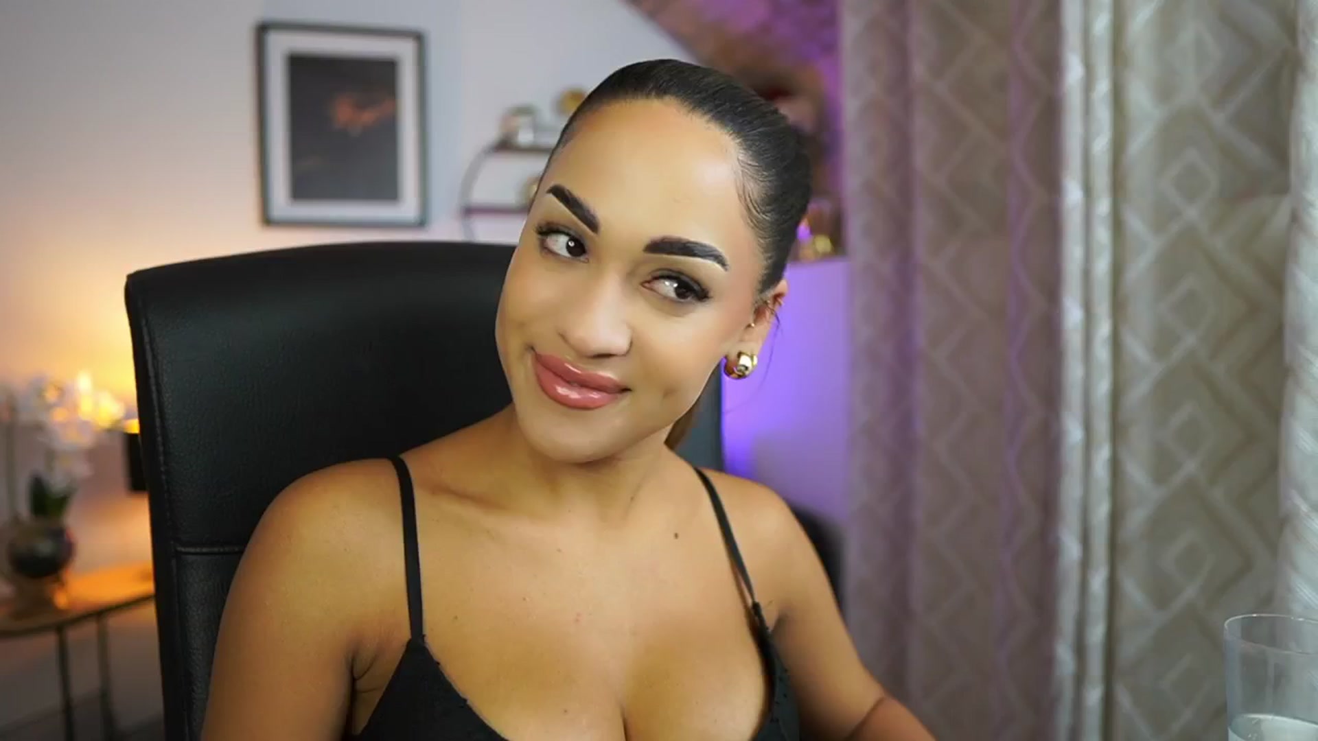 Gallery image thumbnail from Laniixxx's myfreecams stream on, 10/28/2025, 17:51 image 13 of 20