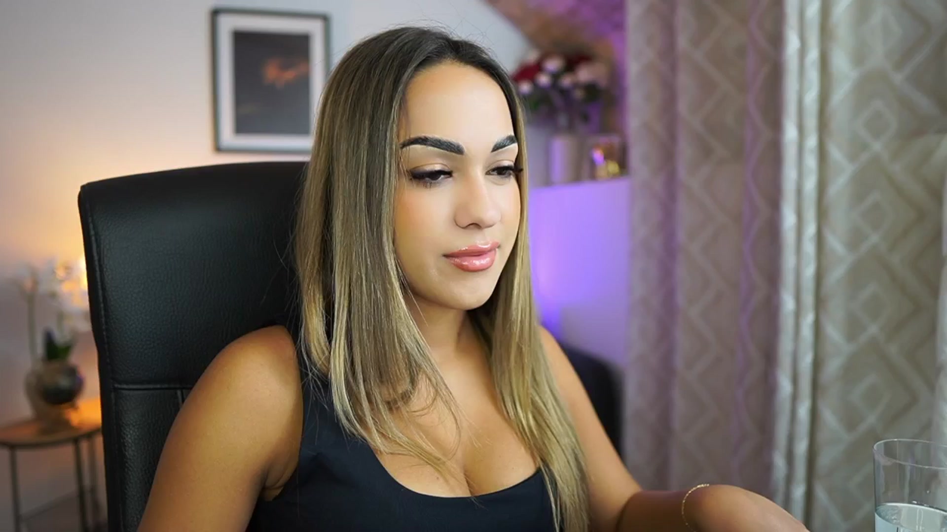 Gallery image thumbnail from Laniixxx's myfreecams stream on, 10/29/2025, 14:53 image 14 of 20