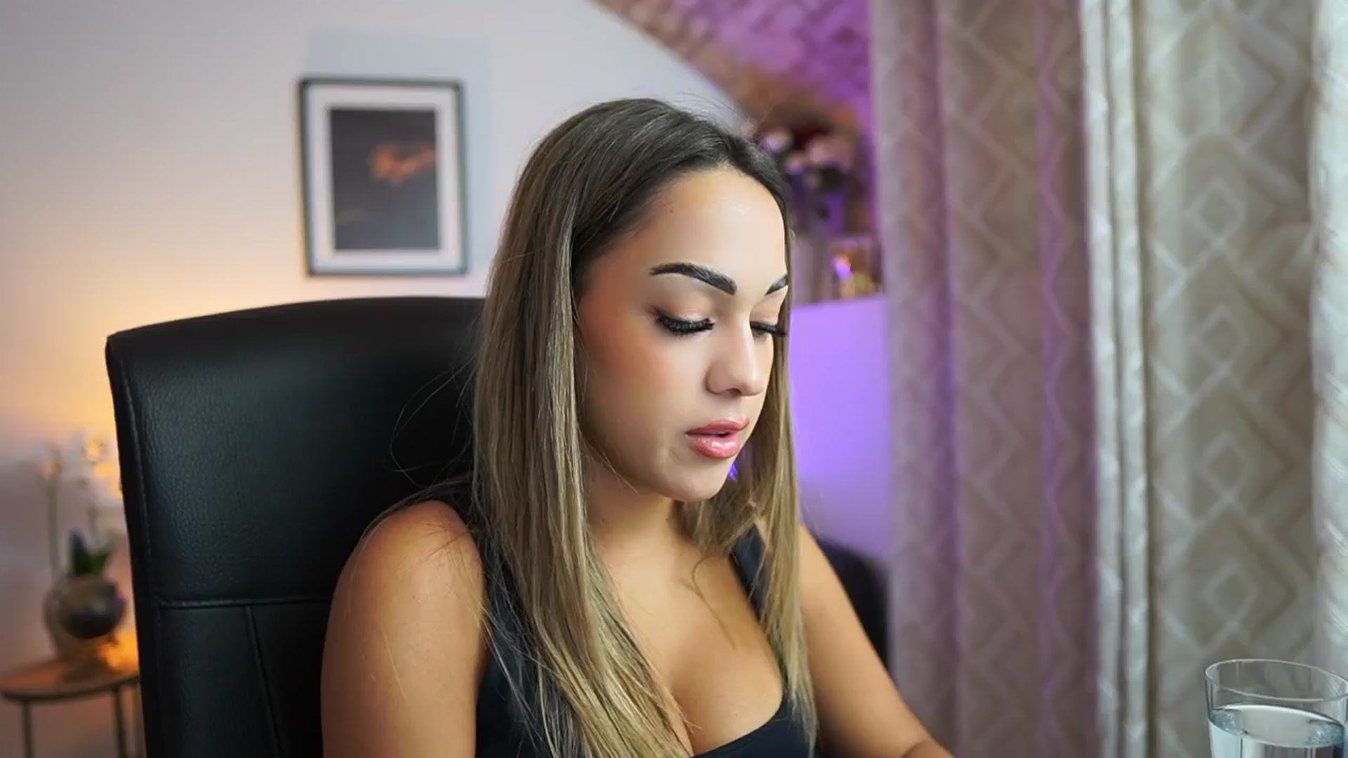 Gallery image thumbnail from Laniixxx's myfreecams stream on, 10/29/2025, 14:53 image 2 of 20