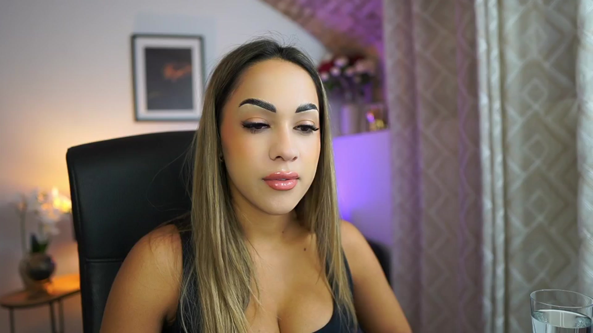 Gallery image thumbnail from Laniixxx's myfreecams stream on, 10/29/2025, 14:53 image 1 of 20