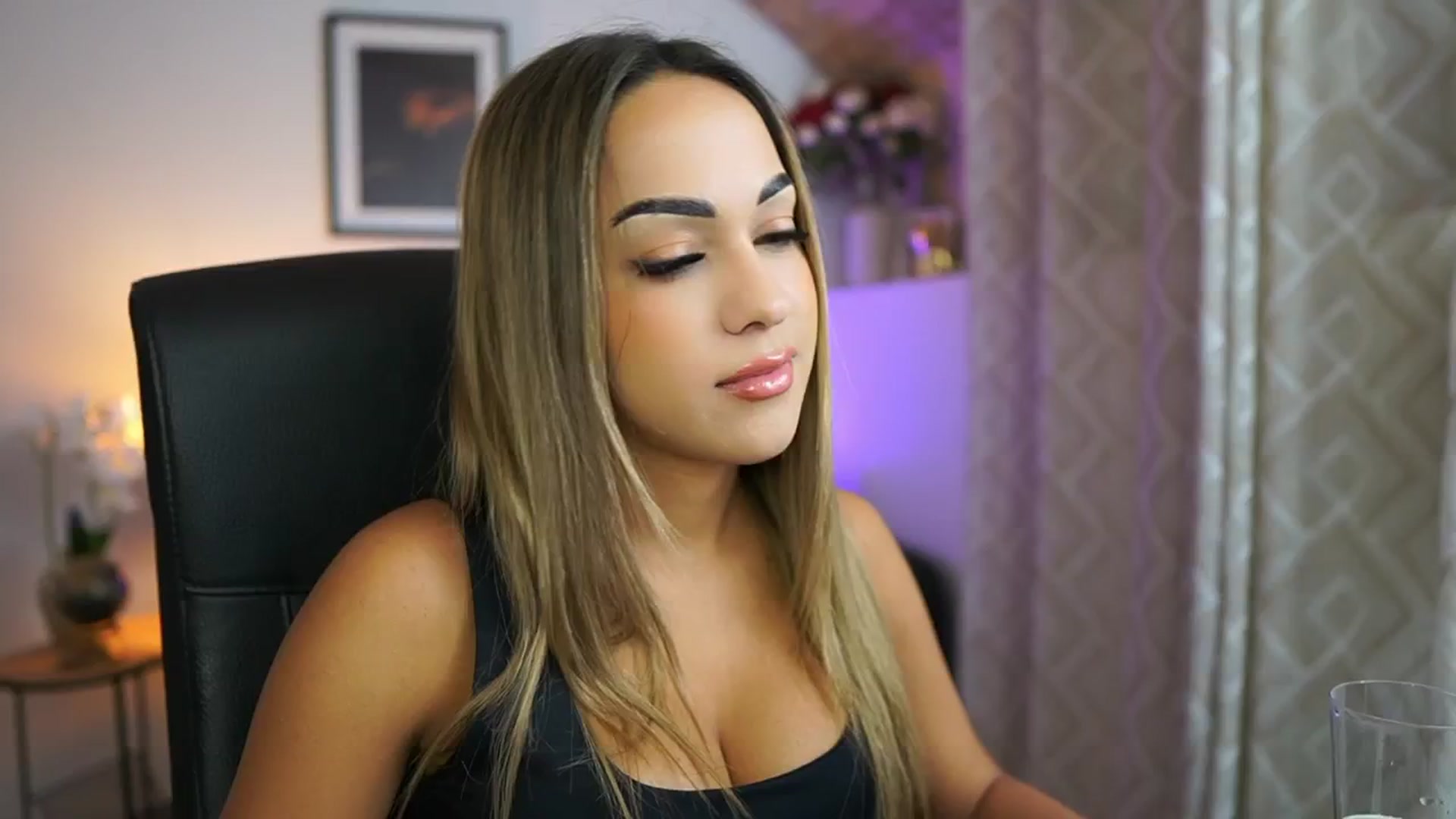 Gallery image thumbnail from Laniixxx's myfreecams stream on, 10/29/2025, 14:53 image 16 of 20