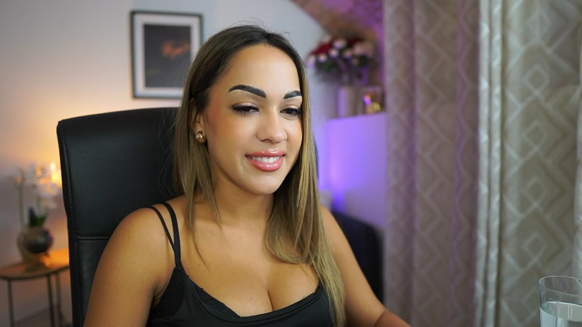 Gallery image thumbnail from Laniixxx's myfreecams stream on, 10/29/2025, 16:24 image 5 of 20