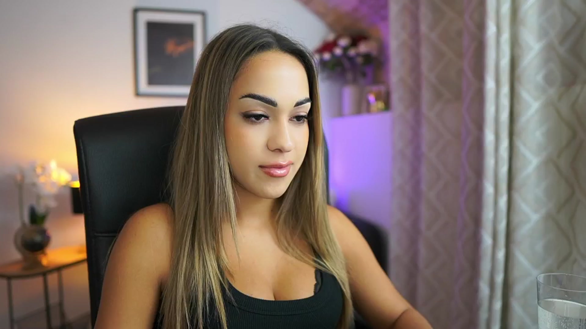 Gallery image thumbnail from Laniixxx's myfreecams stream on, 10/30/2025, 14:16 image 6 of 20