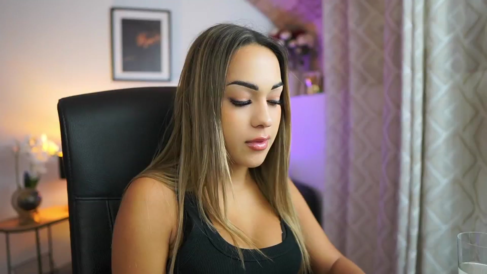 Gallery image thumbnail from Laniixxx's myfreecams stream on, 10/30/2025, 14:16 image 14 of 20