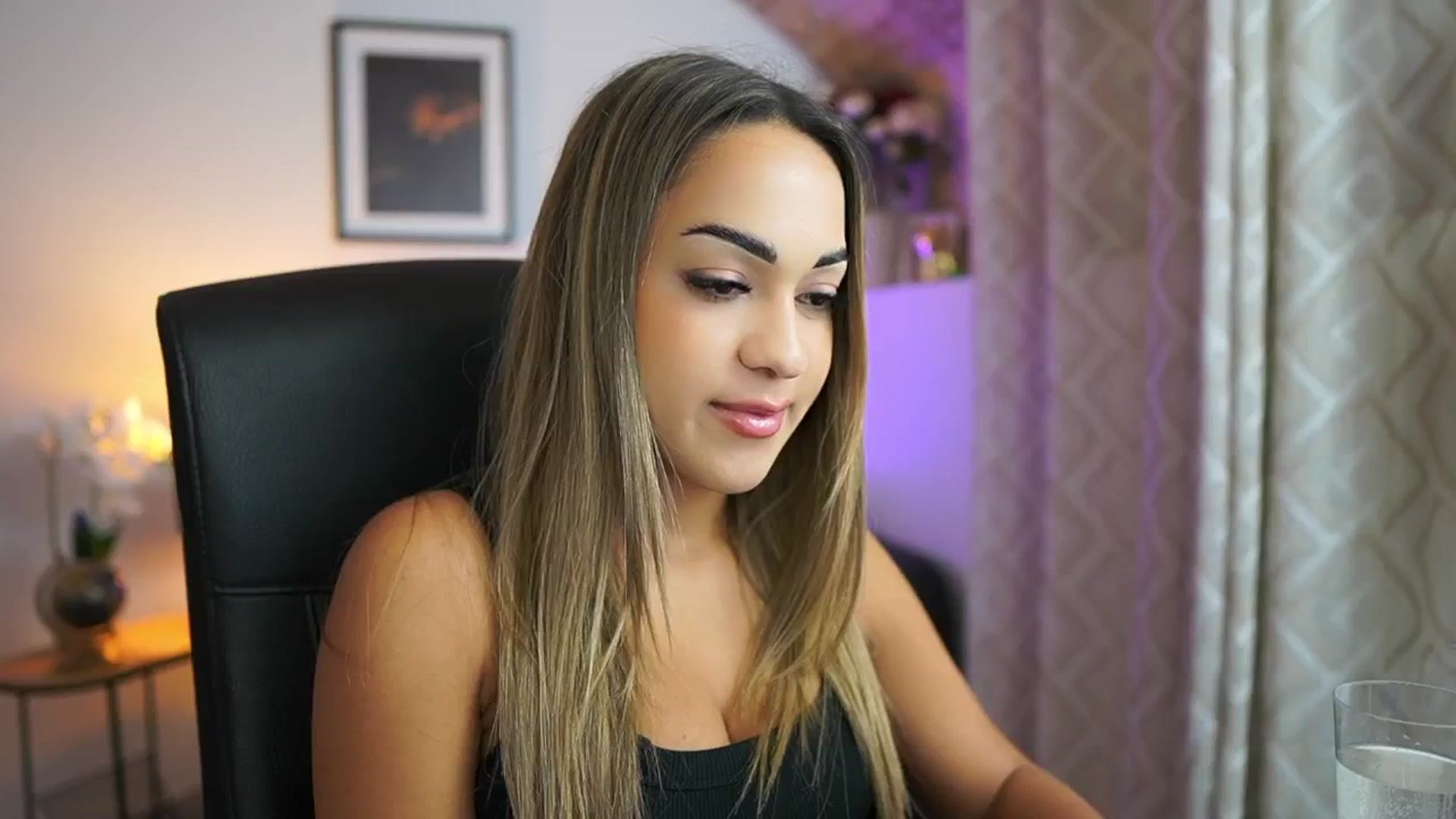 Gallery image thumbnail from Laniixxx's myfreecams stream on, 10/30/2025, 14:16 image 2 of 20