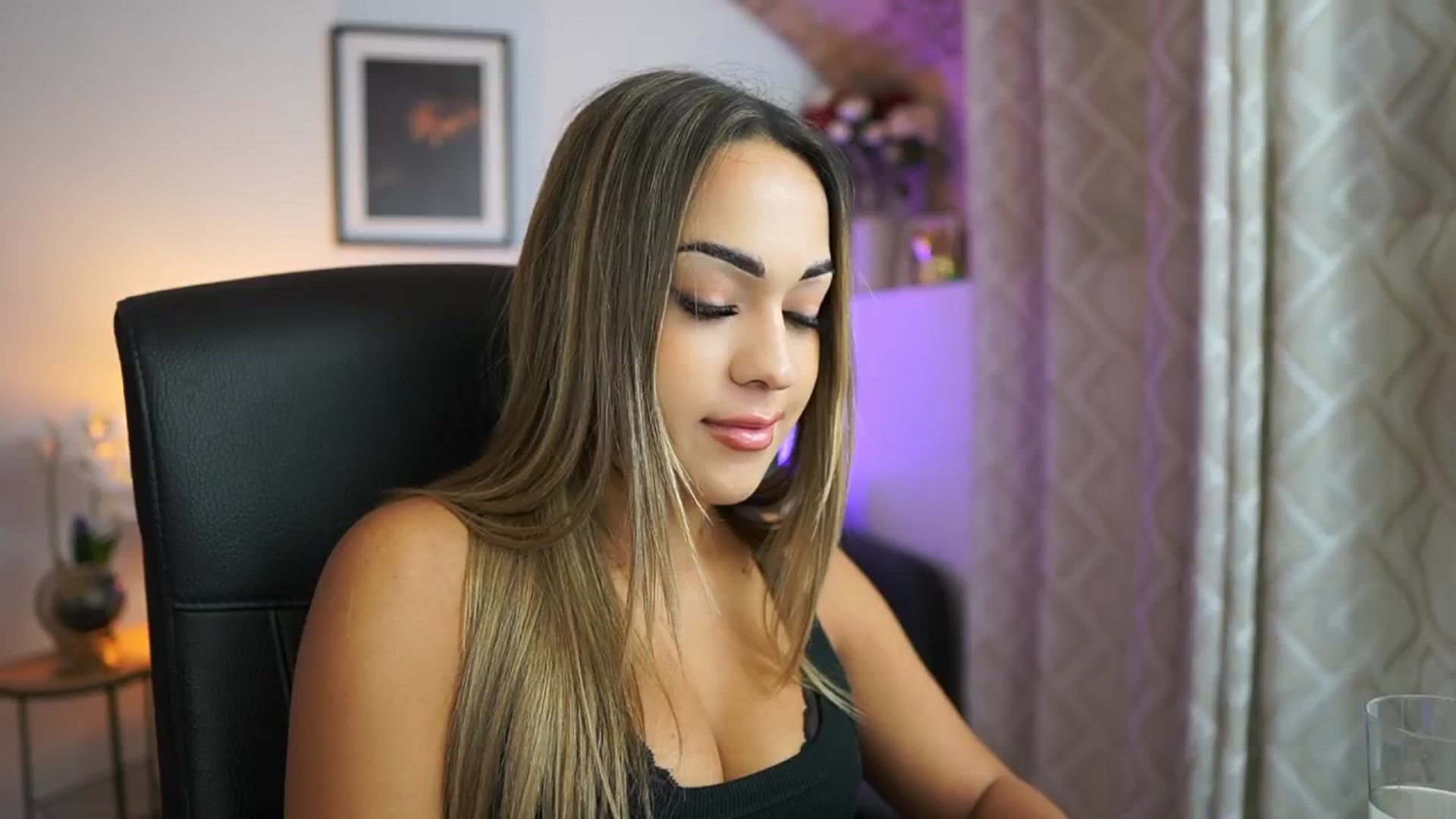 Gallery image thumbnail from Laniixxx's myfreecams stream on, 10/30/2025, 14:16 image 20 of 20