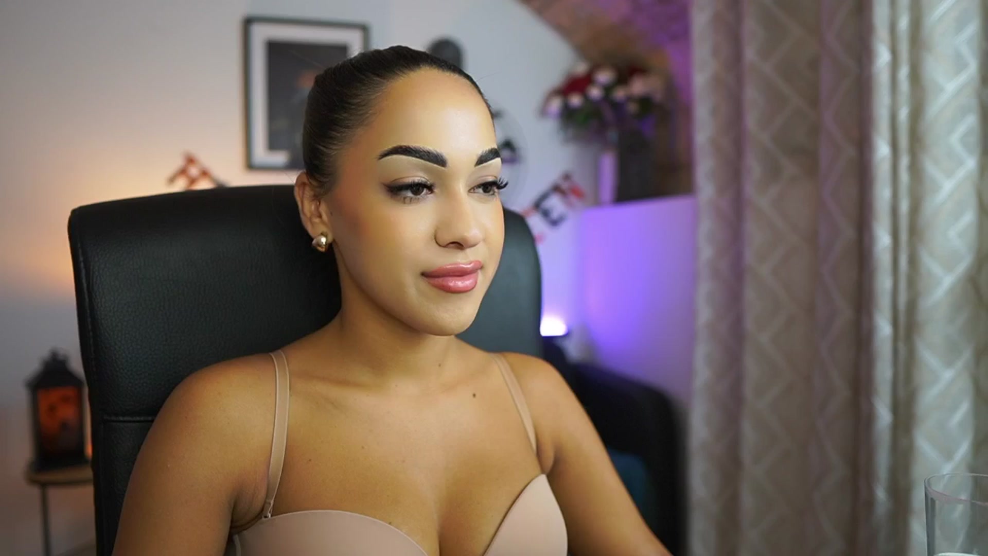 Gallery image thumbnail from Laniixxx's myfreecams stream on, 11/01/2025, 15:41 image 13 of 20
