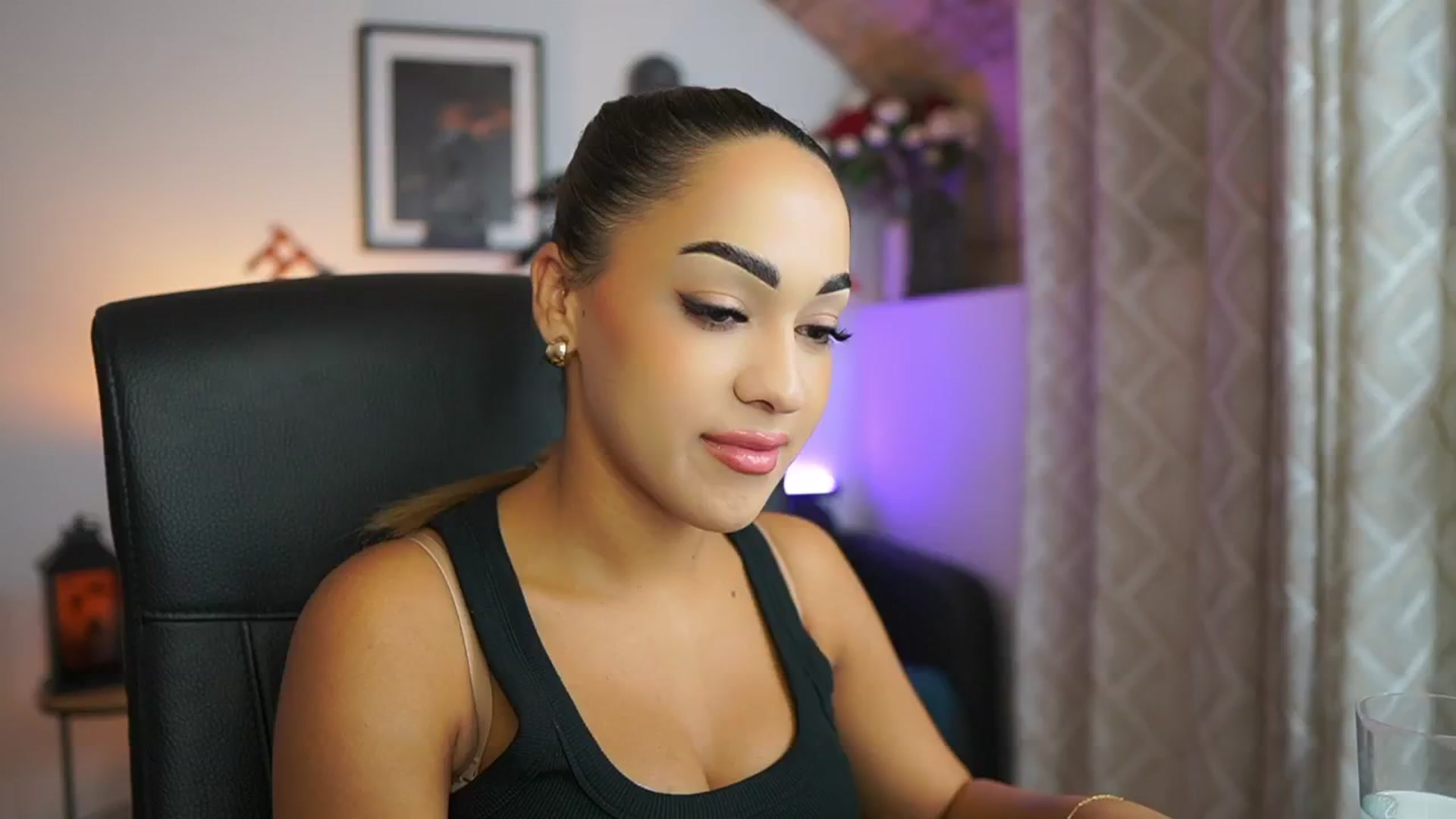 Gallery image thumbnail from Laniixxx's myfreecams stream on, 11/01/2025, 15:41 image 2 of 20