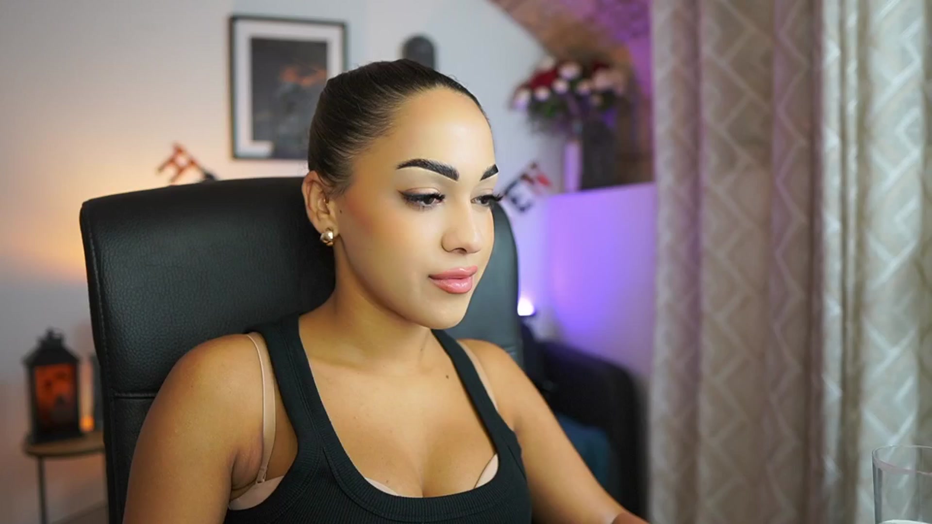 Gallery image thumbnail from Laniixxx's myfreecams stream on, 11/01/2025, 15:41 image 6 of 20