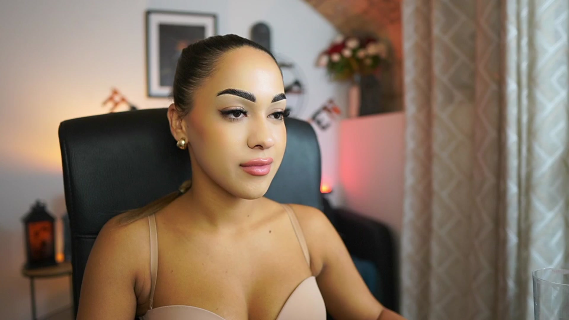 Gallery image thumbnail from Laniixxx's myfreecams stream on, 11/01/2025, 16:56 image 14 of 20