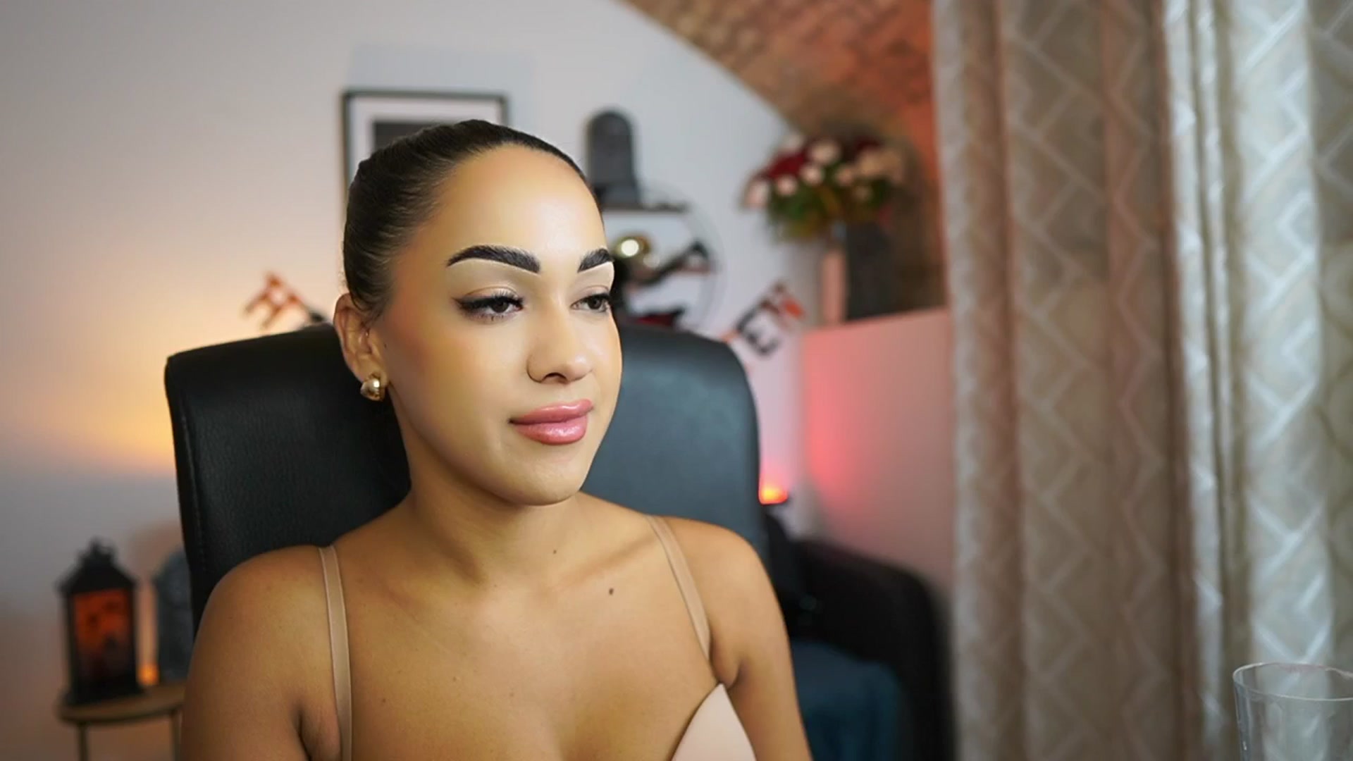 Gallery image thumbnail from Laniixxx's myfreecams stream on, 11/01/2025, 16:56 image 10 of 20