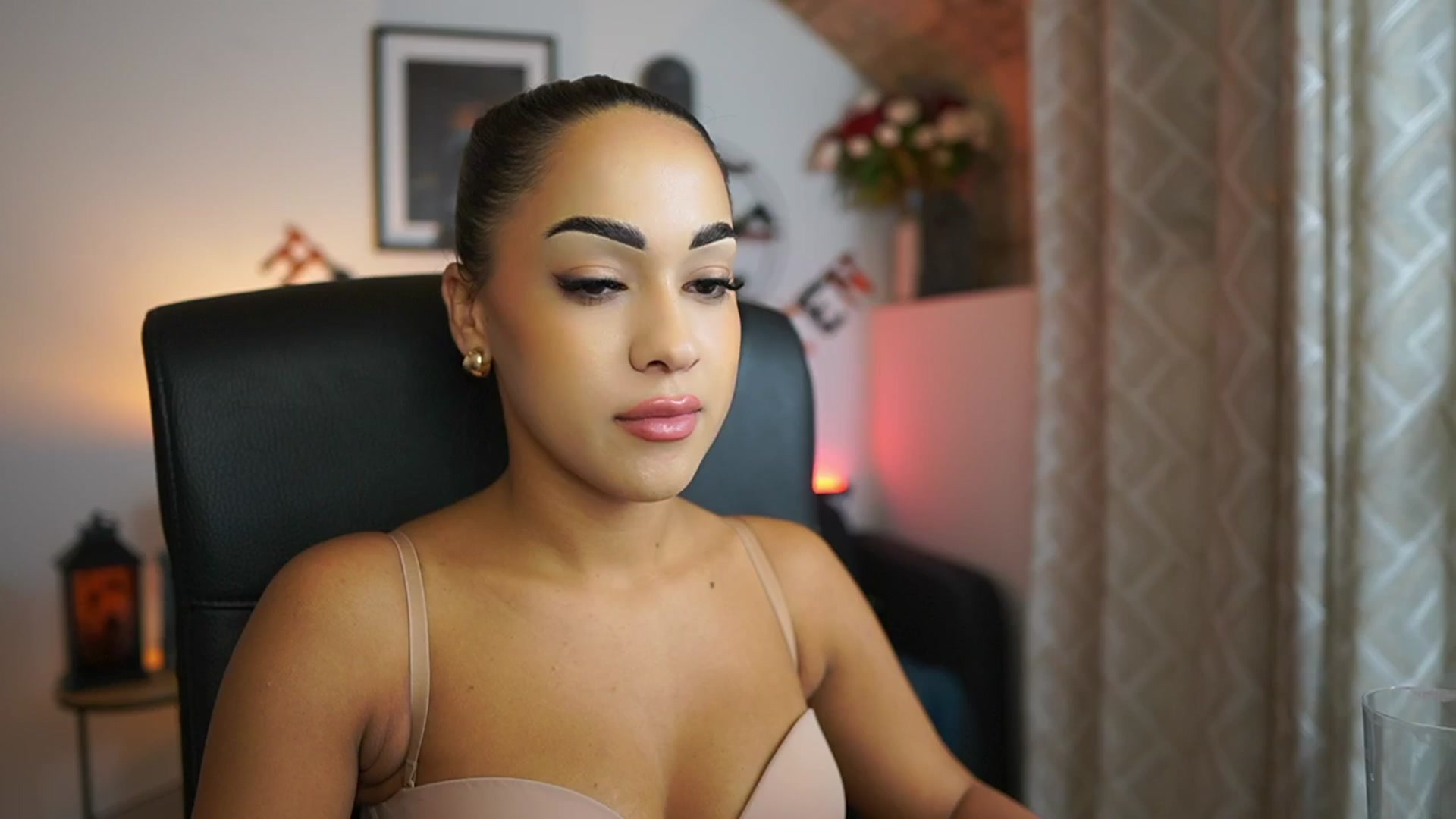 Gallery image thumbnail from Laniixxx's myfreecams stream on, 11/01/2025, 16:56 image 13 of 20