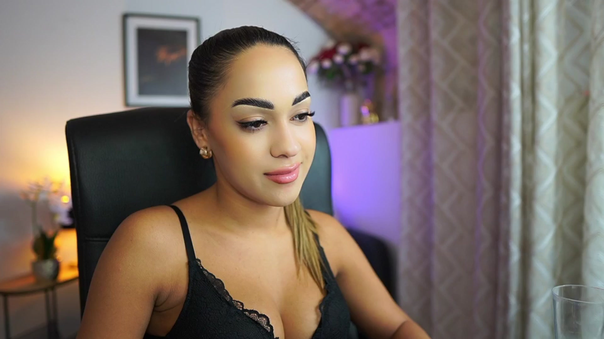 Gallery image thumbnail from Laniixxx's myfreecams stream on, 11/04/2025, 18:49 image 6 of 20