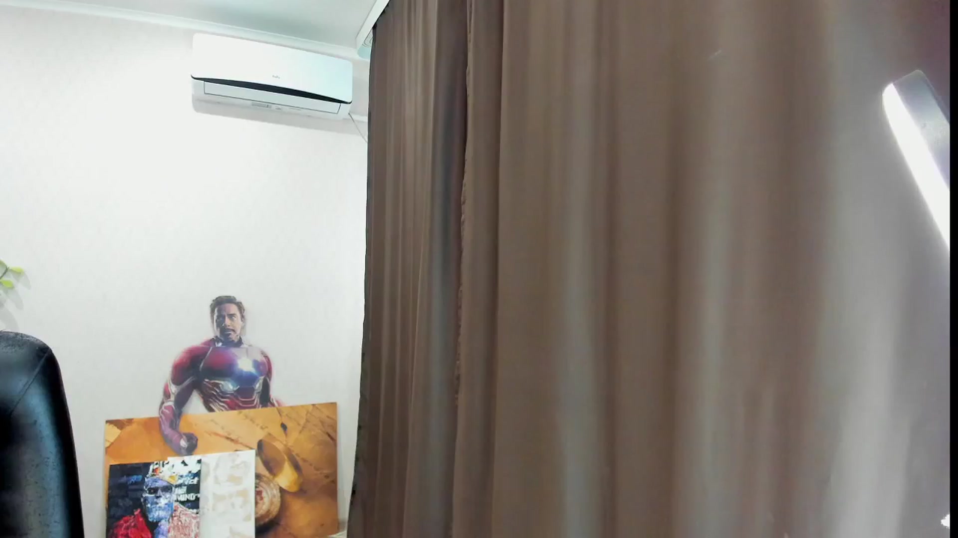 Gallery image thumbnail from LannaBlue's myfreecams stream on, 08/25/2024, 14:13 image 4 of 20