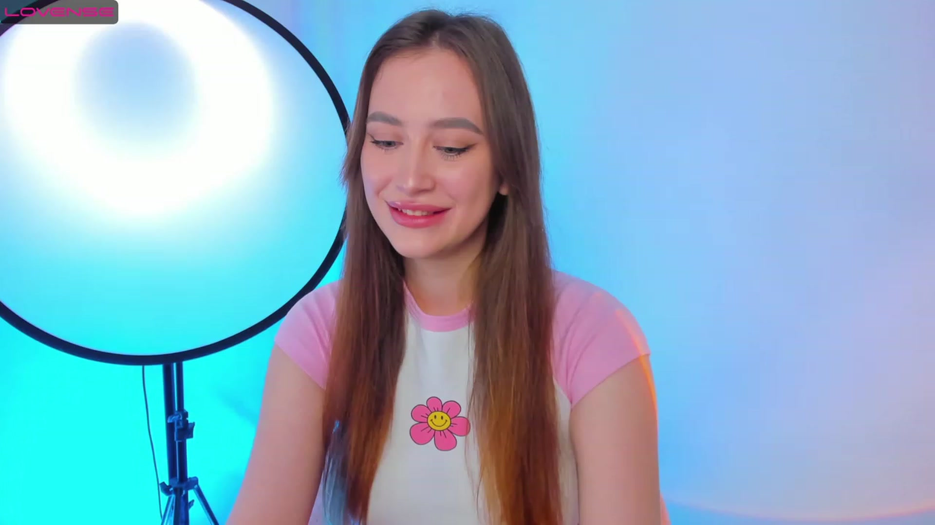 Gallery image thumbnail from Lanna_Rhoades's myfreecams stream on, 12/01/2022, 08:01 image 2 of 20