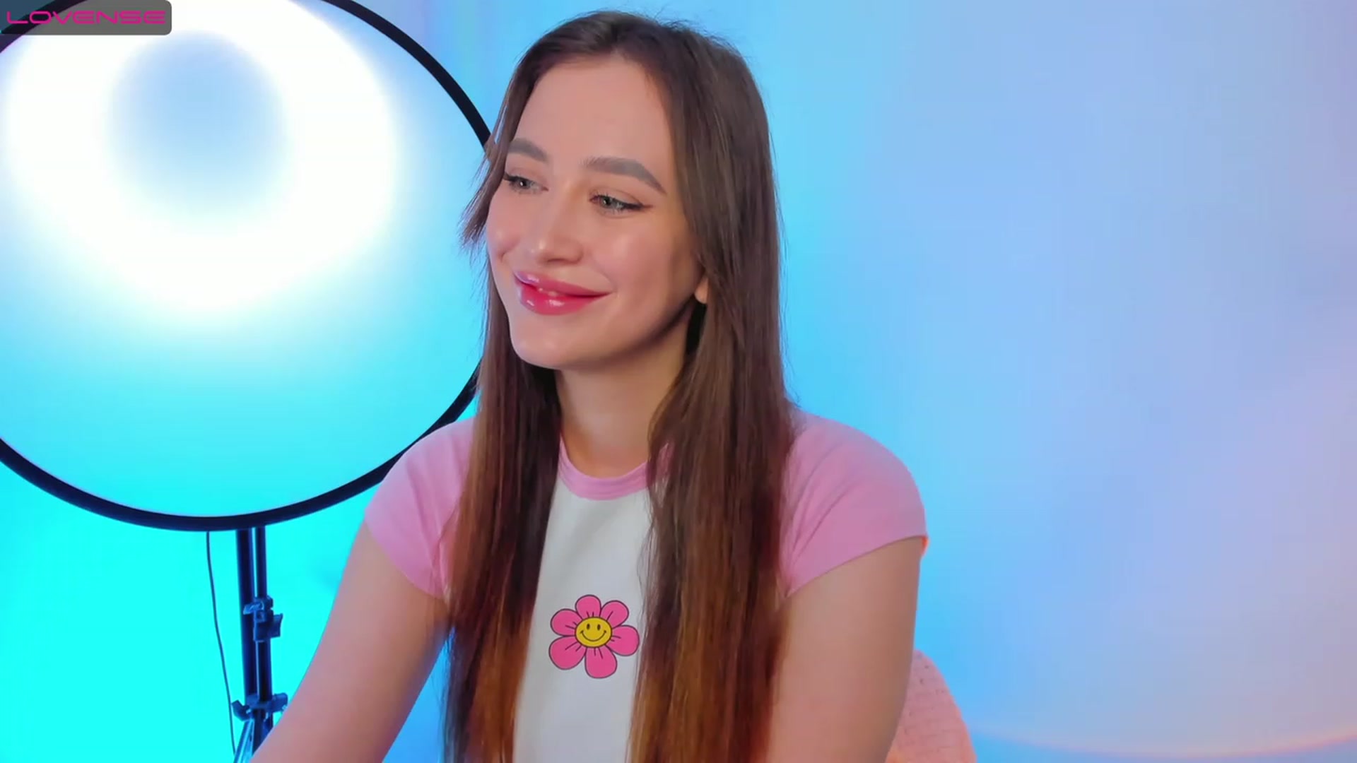 Gallery image thumbnail from Lanna_Rhoades's myfreecams stream on, 12/01/2022, 08:01 image 17 of 20