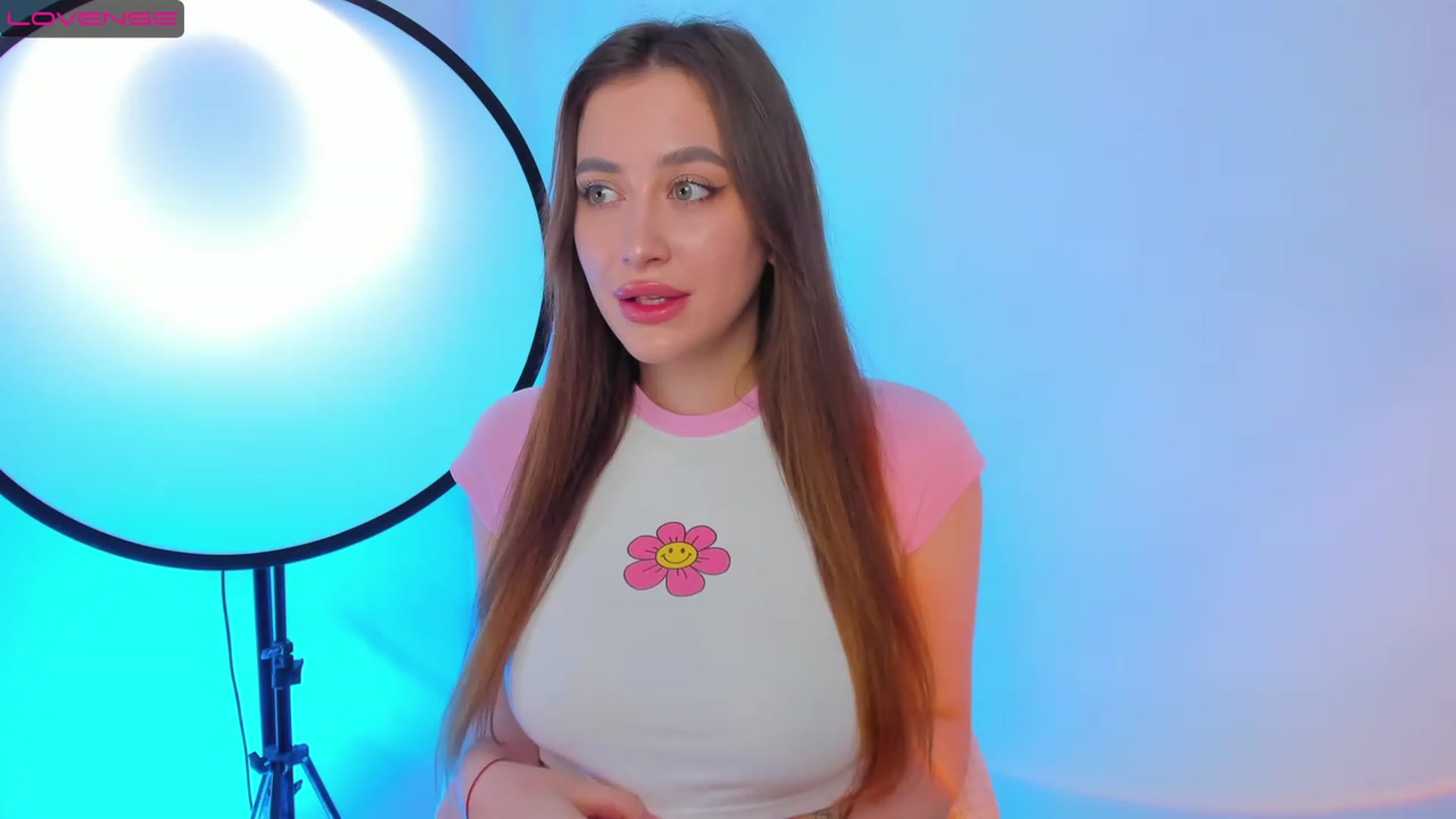 Gallery image thumbnail from Lanna_Rhoades's myfreecams stream on, 12/01/2022, 08:01 image 19 of 20