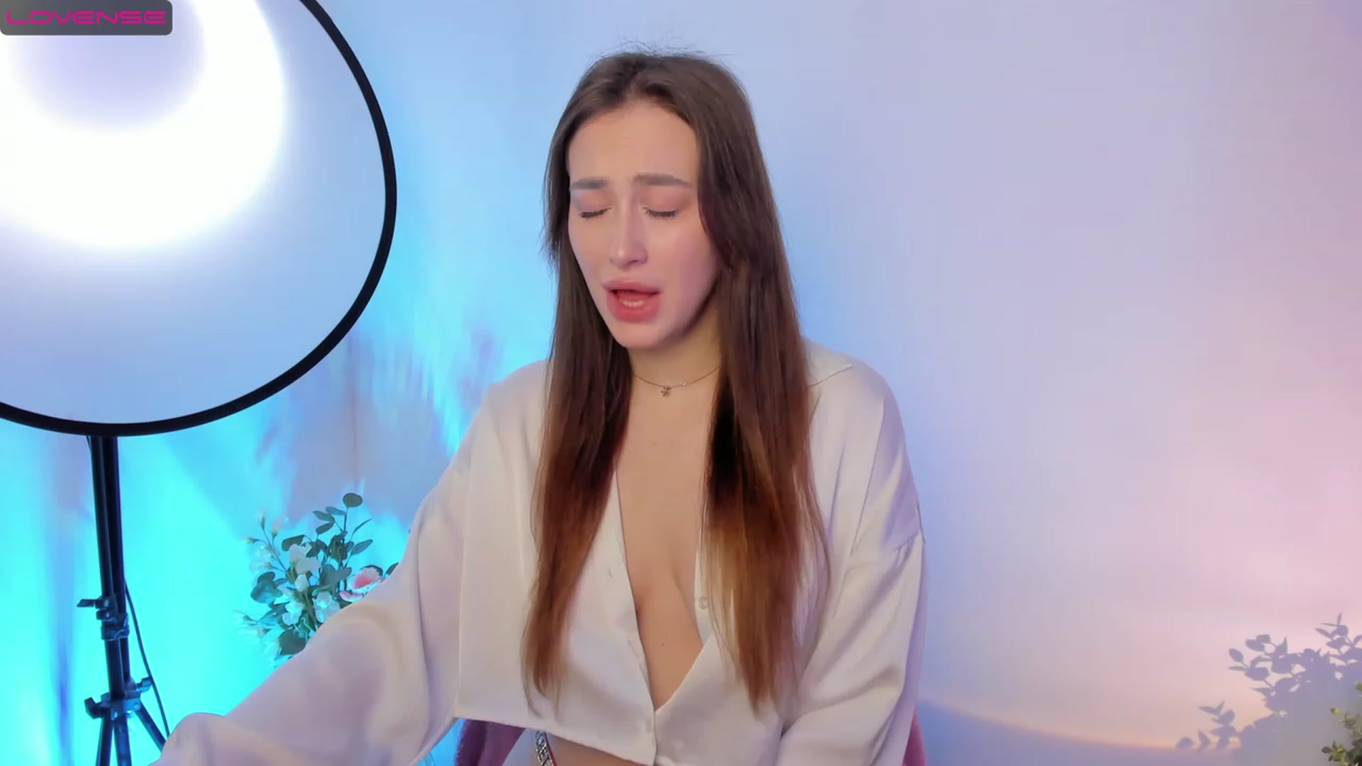 Gallery image thumbnail from Lanna_Rhoades's myfreecams stream on, 11/28/2022, 13:28 image 4 of 20
