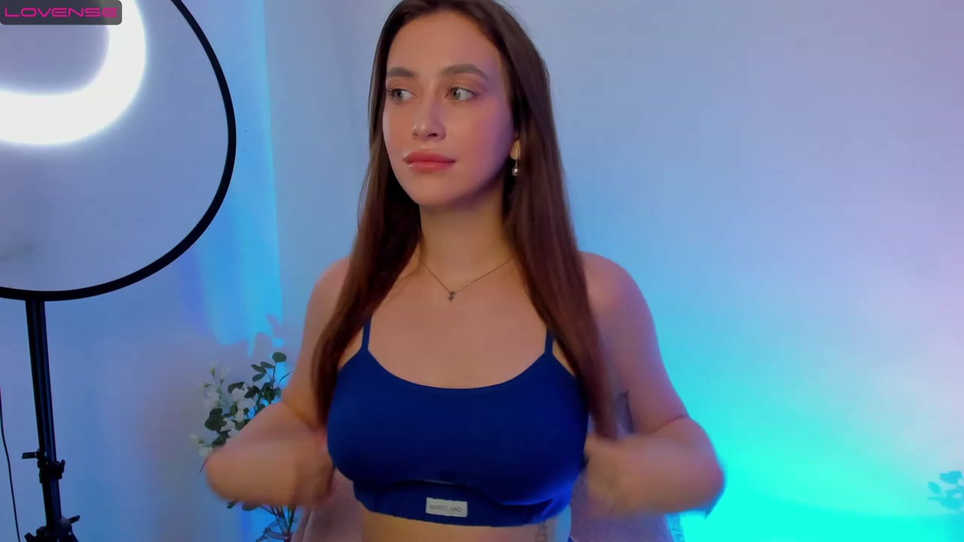 Gallery image thumbnail from Lanna_Rhoades's myfreecams stream on, 12/01/2022, 13:33 image 17 of 20