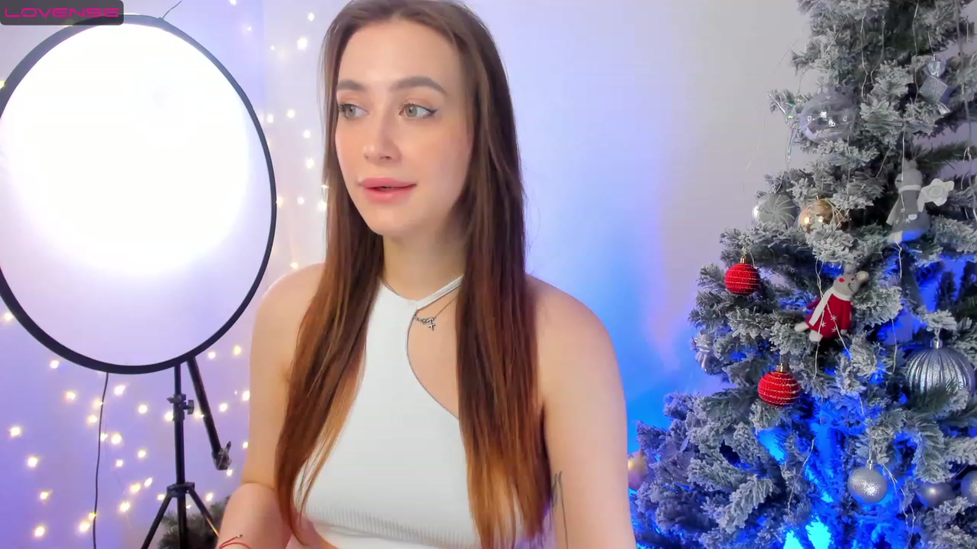 Gallery image thumbnail from Lanna_Rhoades's myfreecams stream on, 12/31/2022, 13:54 image 13 of 20