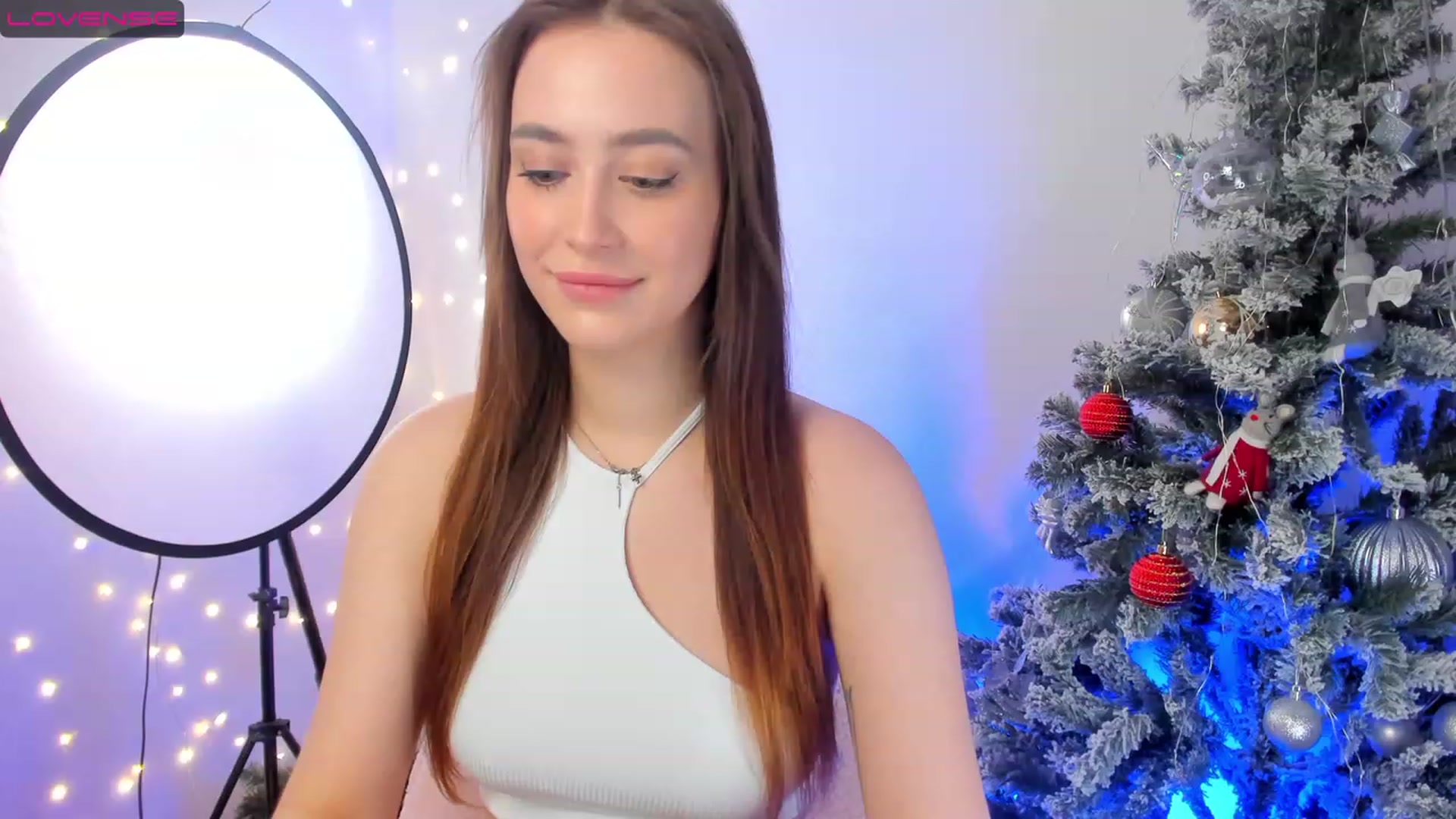 Gallery image thumbnail from Lanna_Rhoades's myfreecams stream on, 12/31/2022, 13:54 image 7 of 20