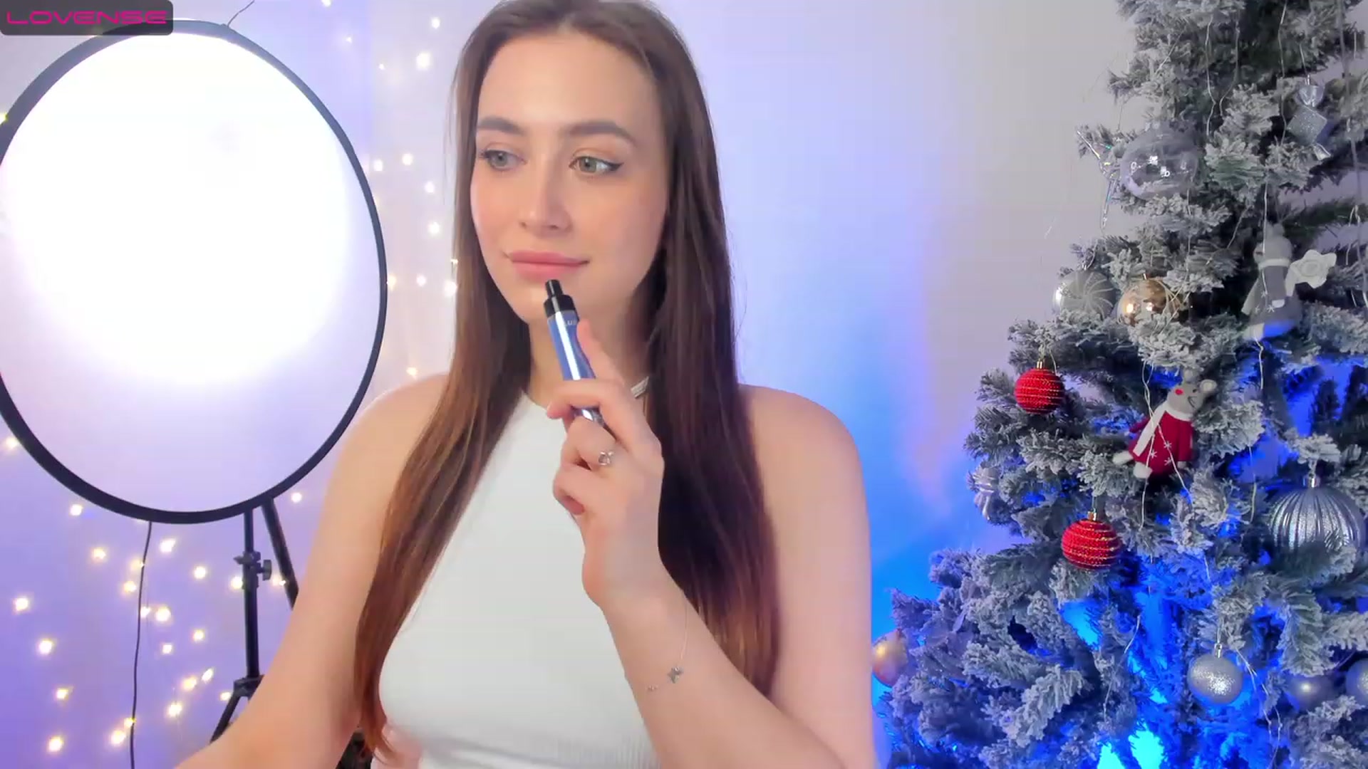 Gallery image thumbnail from Lanna_Rhoades's myfreecams stream on, 12/31/2022, 13:54 image 10 of 20