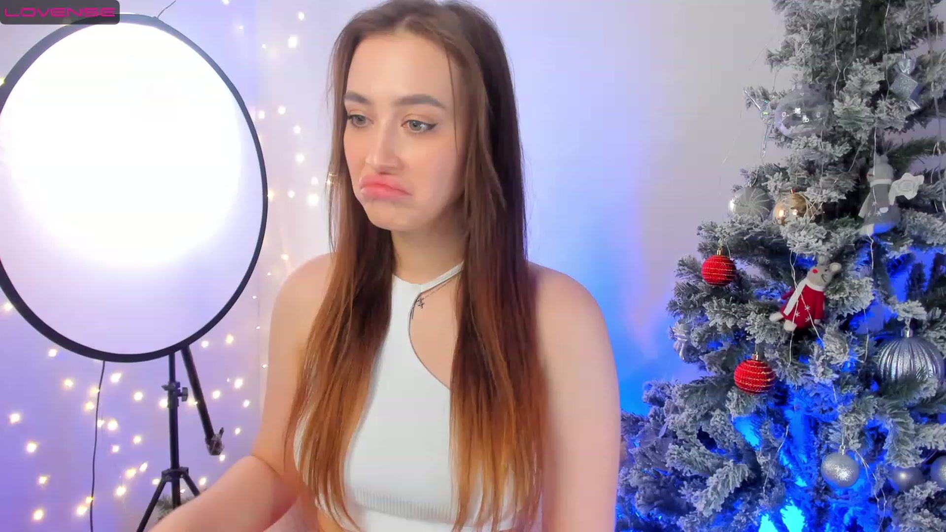 Gallery image thumbnail from Lanna_Rhoades's myfreecams stream on, 12/31/2022, 13:54 image 9 of 20