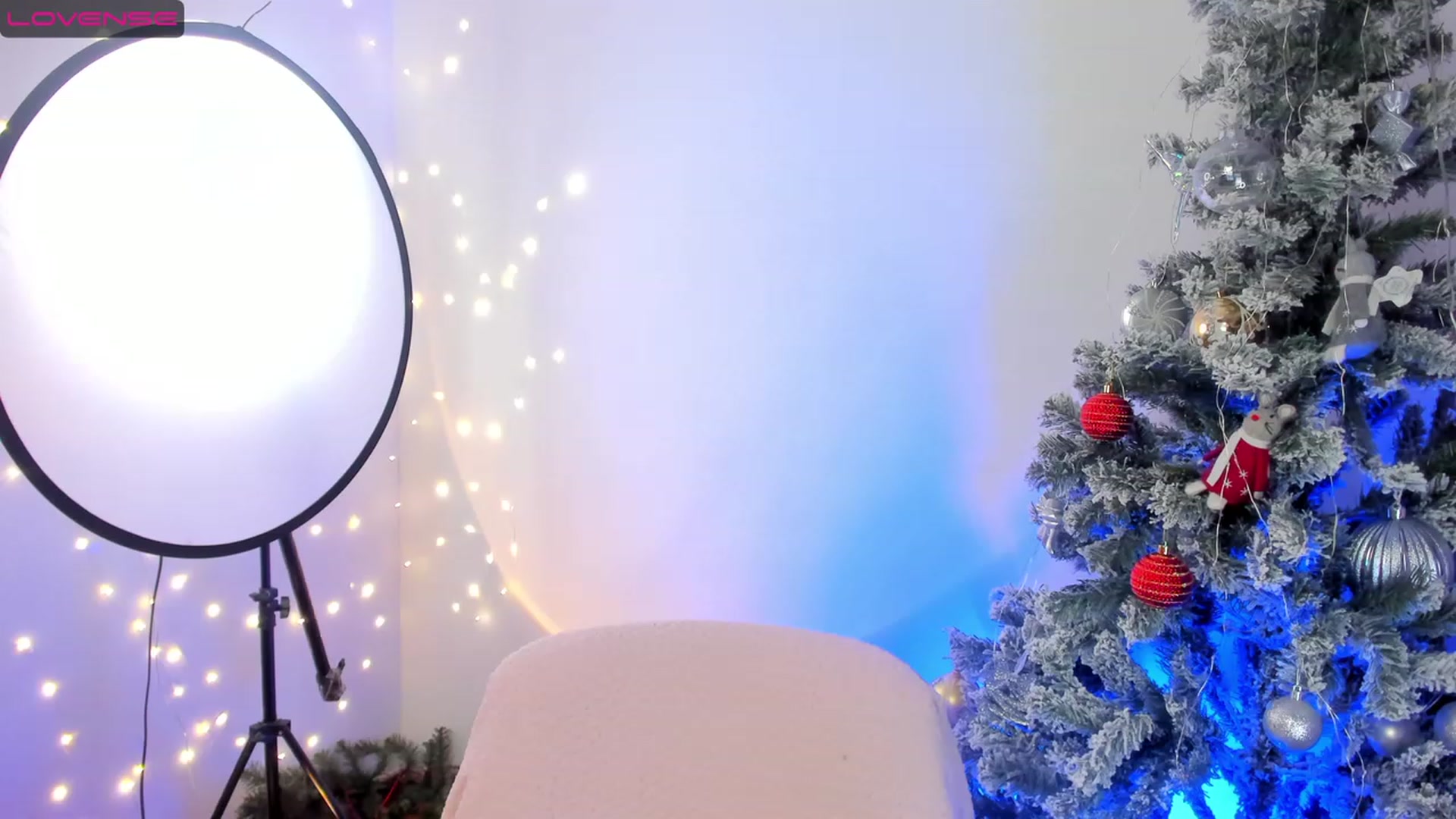 Gallery image thumbnail from Lanna_Rhoades's myfreecams stream on, 12/31/2022, 16:22 image 15 of 20