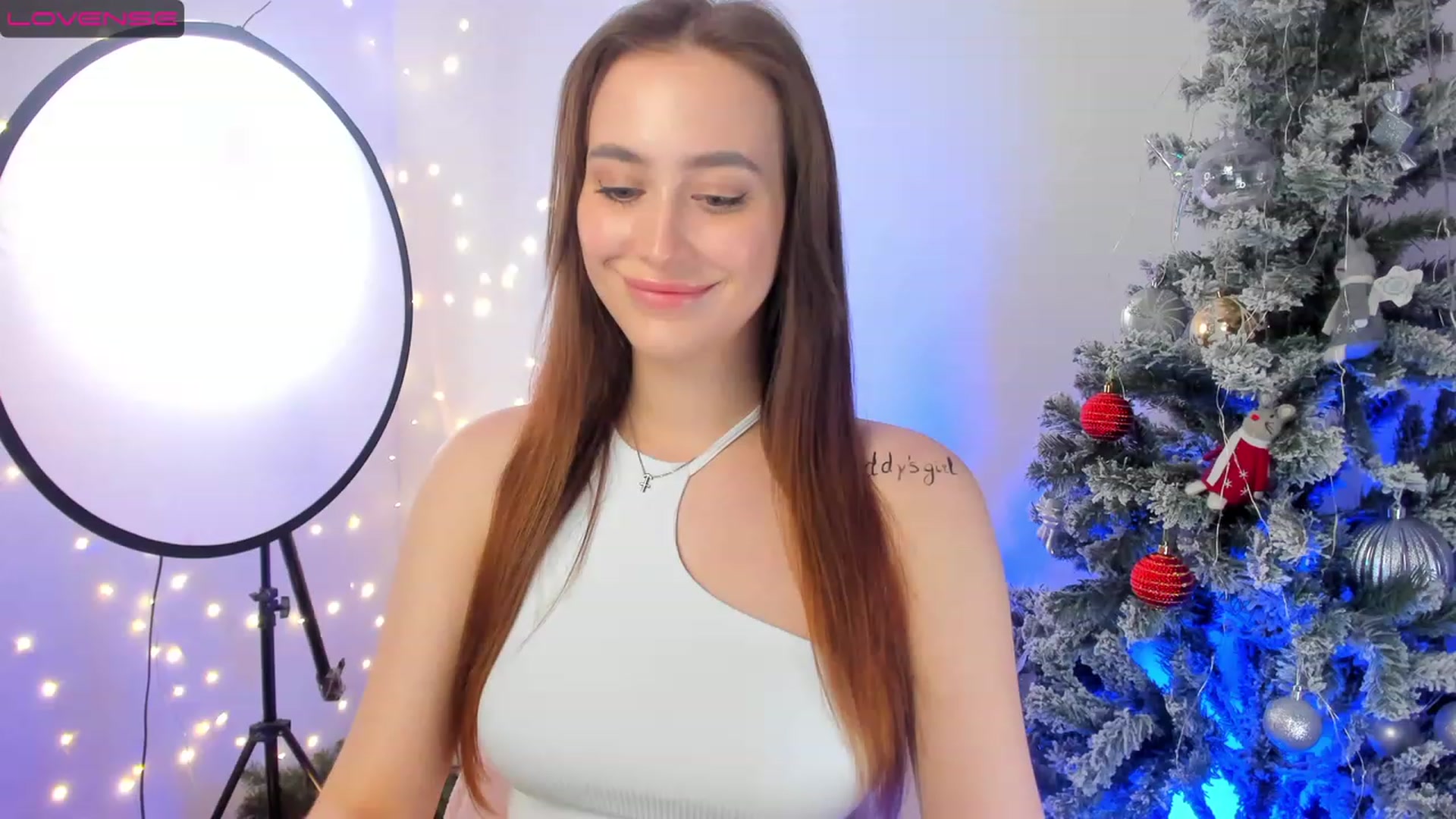 Gallery image thumbnail from Lanna_Rhoades's myfreecams stream on, 12/31/2022, 16:22 image 17 of 20