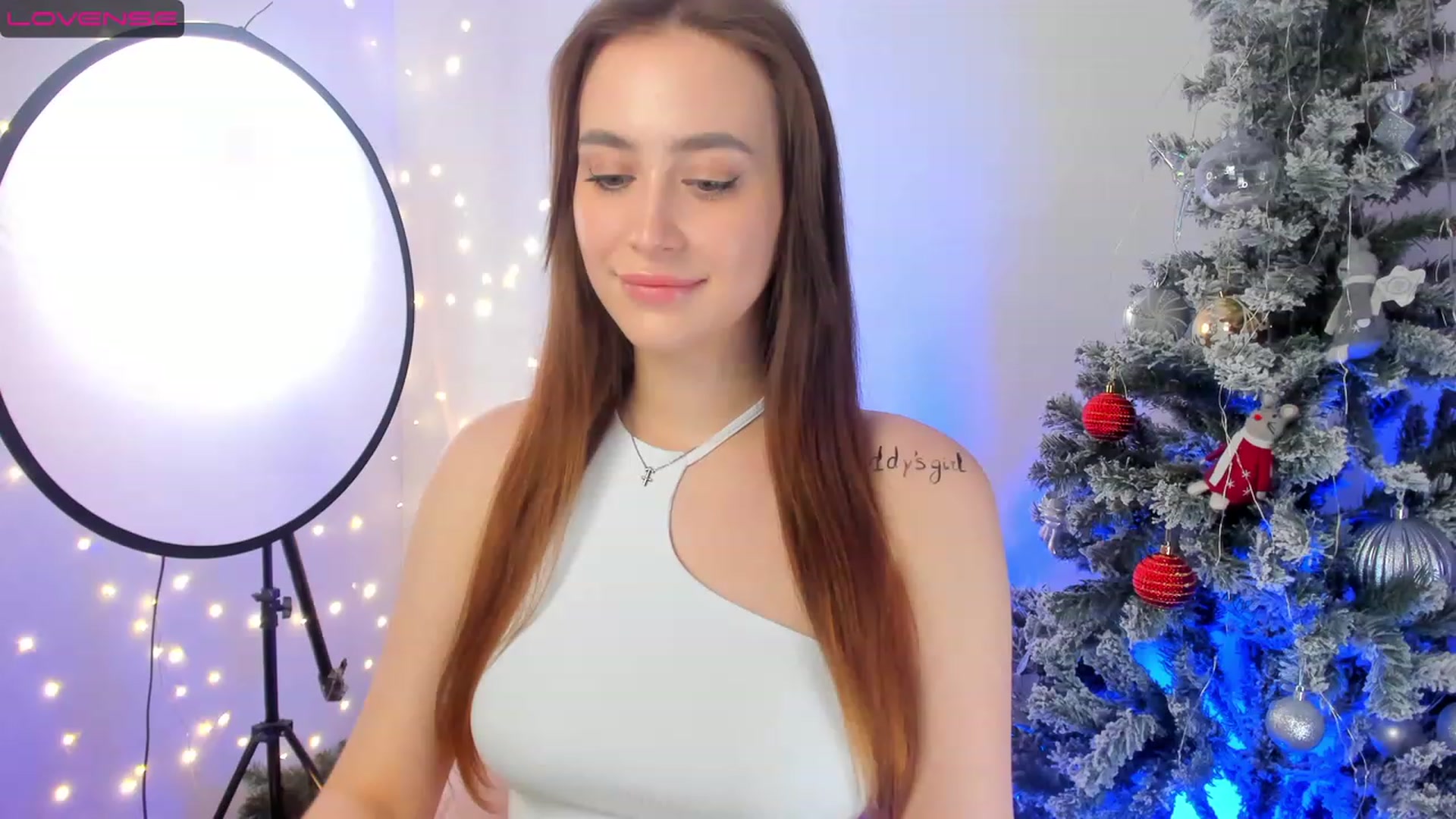 Gallery image thumbnail from Lanna_Rhoades's myfreecams stream on, 12/31/2022, 16:22 image 19 of 20