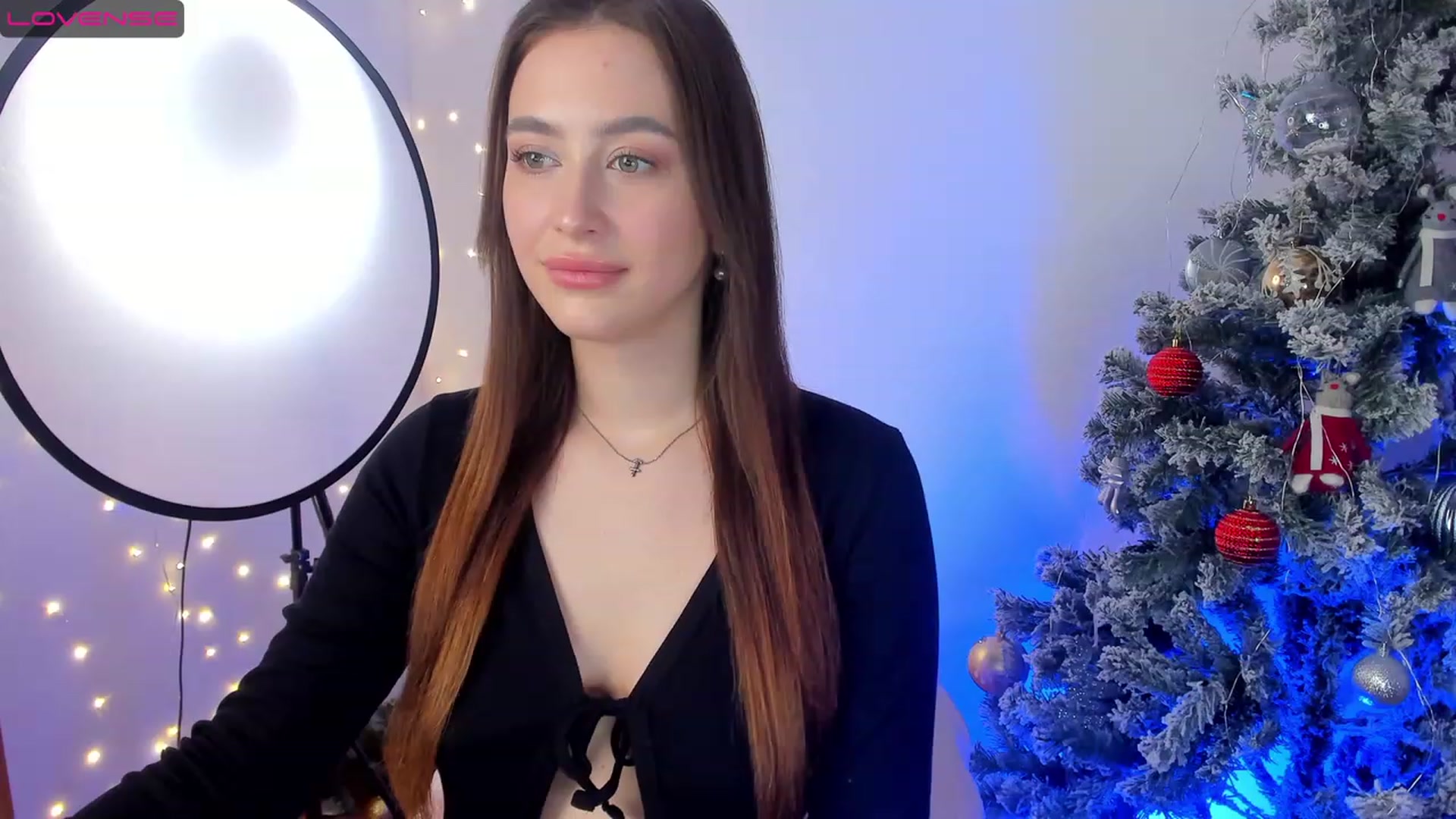 Gallery image thumbnail from Lanna_Rhoades's myfreecams stream on, 01/09/2023, 12:05 image 14 of 20
