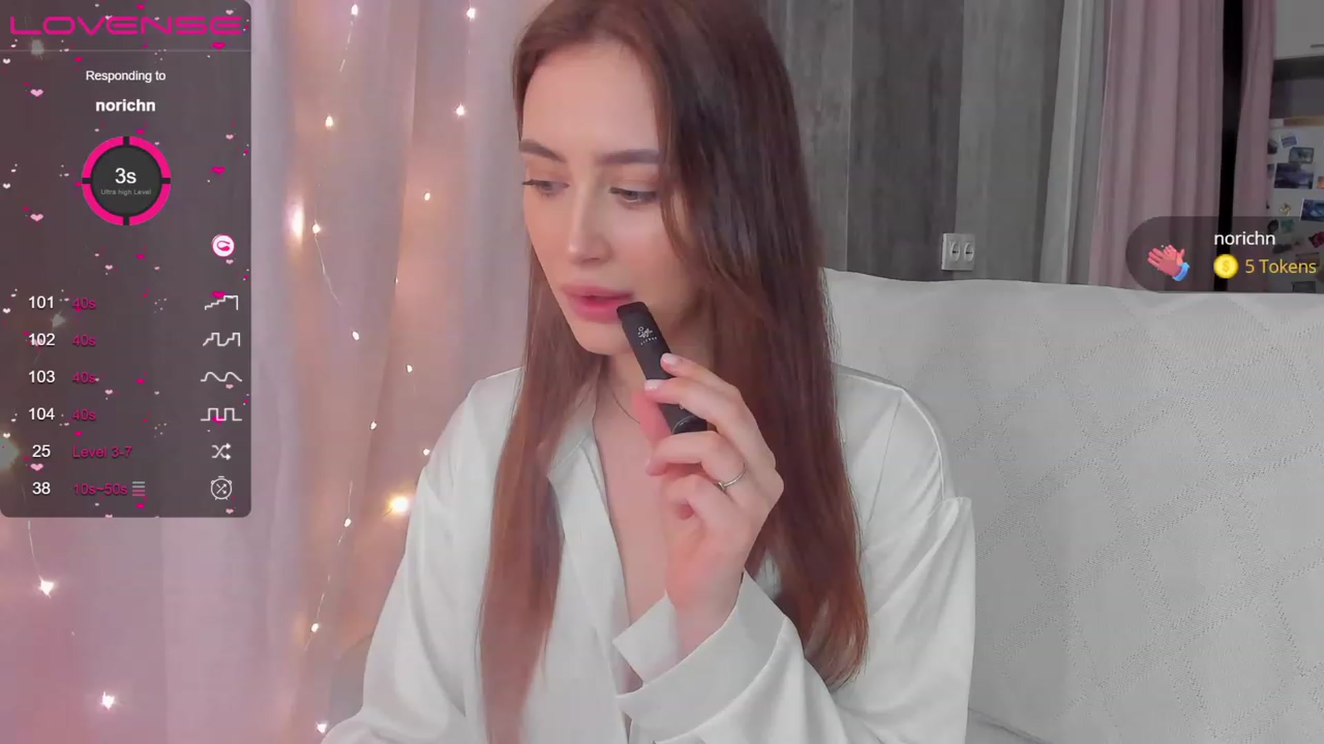 Gallery image thumbnail from Lanna_Rhoades's myfreecams stream on, 02/06/2023, 18:50 image 17 of 20