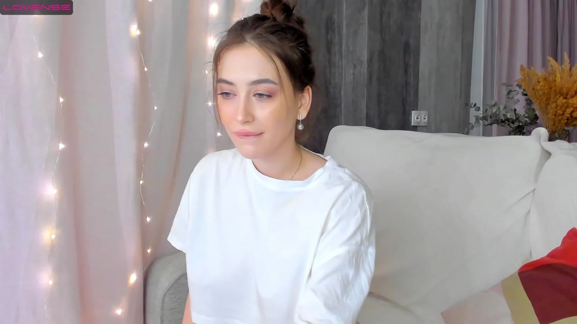 Gallery image thumbnail from Lanna_Rhoades's myfreecams stream on, 02/28/2023, 16:08 image 19 of 20