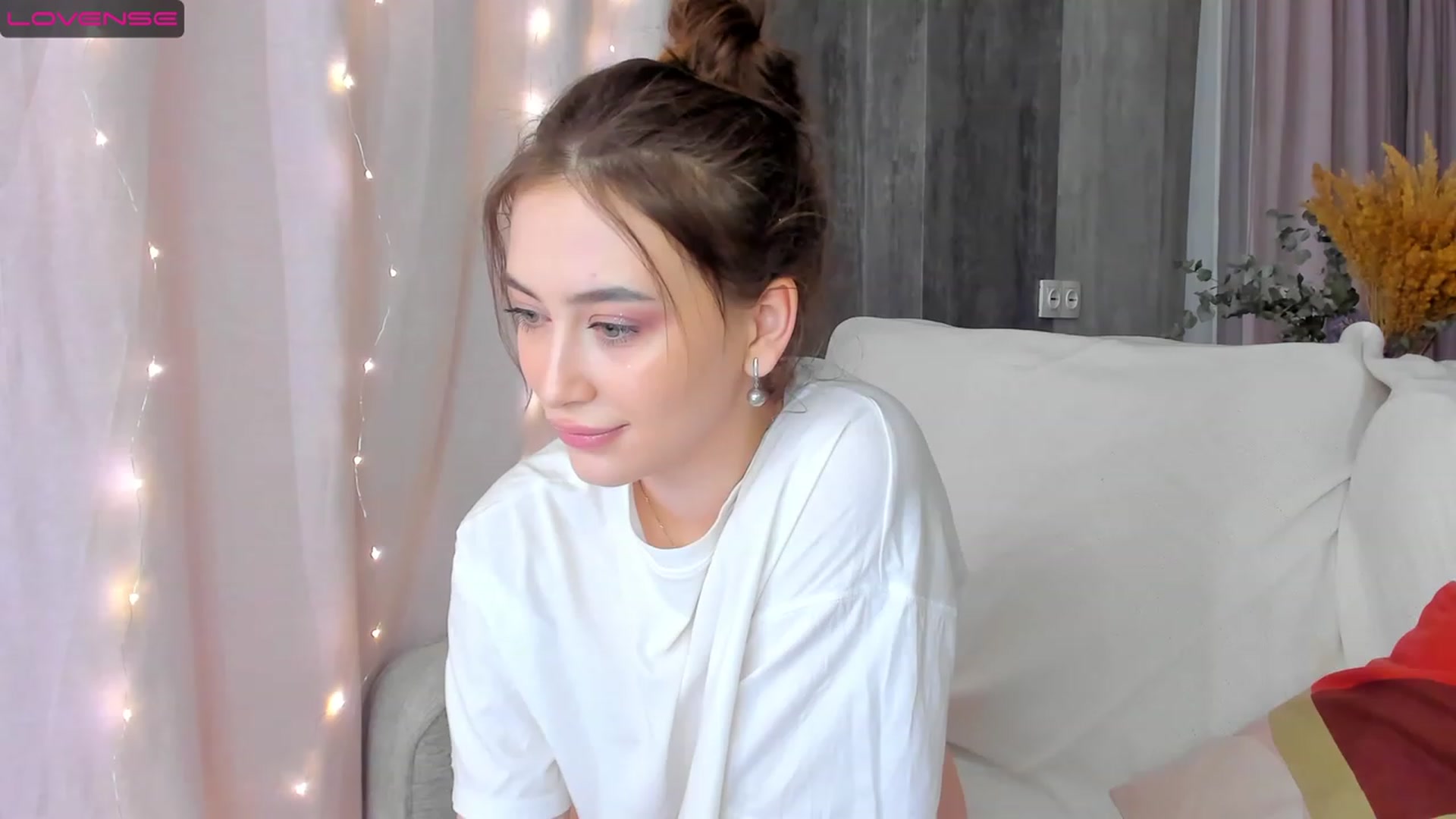 Gallery image thumbnail from Lanna_Rhoades's myfreecams stream on, 02/28/2023, 16:08 image 20 of 20