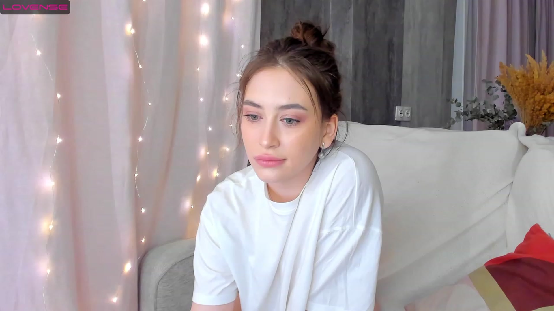 Gallery image thumbnail from Lanna_Rhoades's myfreecams stream on, 02/28/2023, 17:06 image 1 of 20