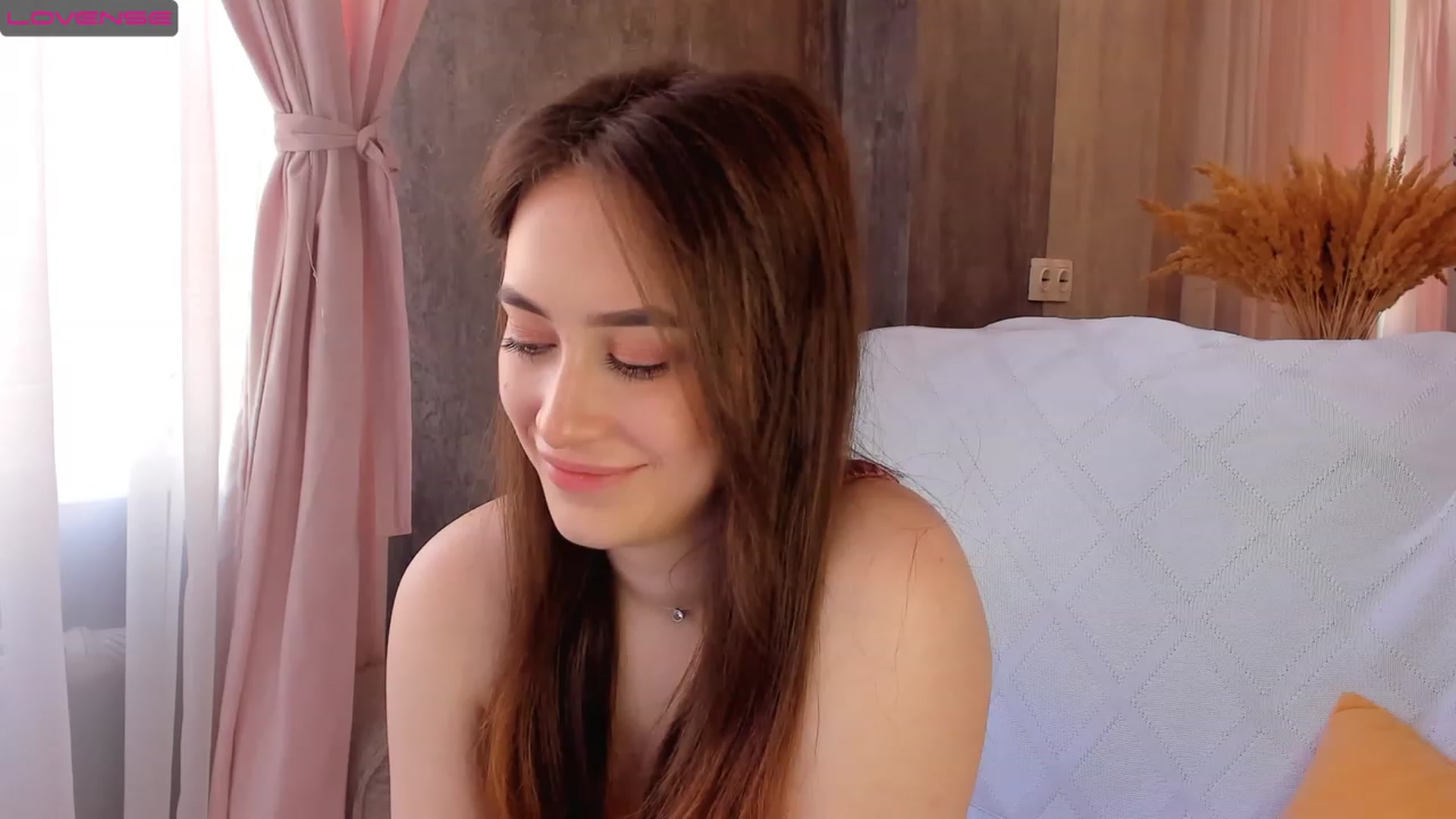 Gallery image thumbnail from Lanna_Rhoades's myfreecams stream on, 05/20/2023, 15:31 image 13 of 20