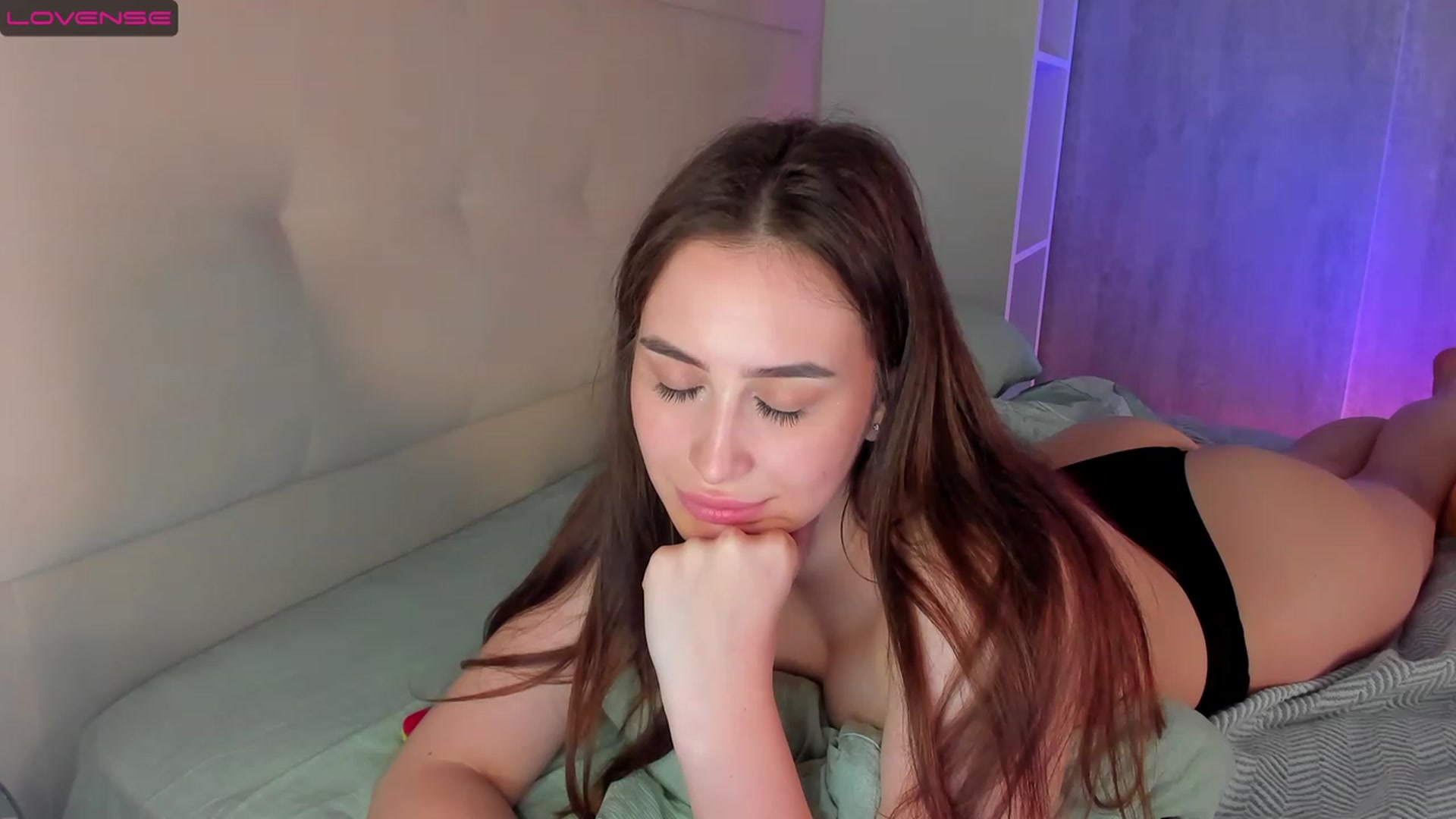 Gallery image thumbnail from Lanna_Rhoades's myfreecams stream on, 06/03/2023, 15:27 image 15 of 20