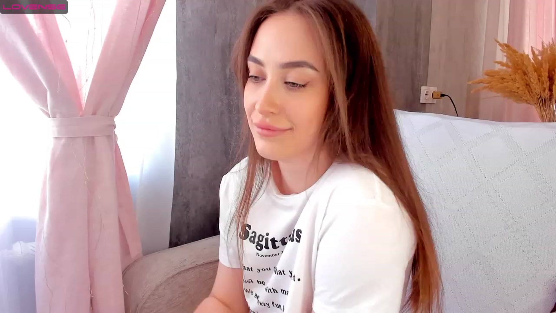 Gallery image thumbnail from Lanna_Rhoades's myfreecams stream on, 06/11/2023, 13:07 image 11 of 20