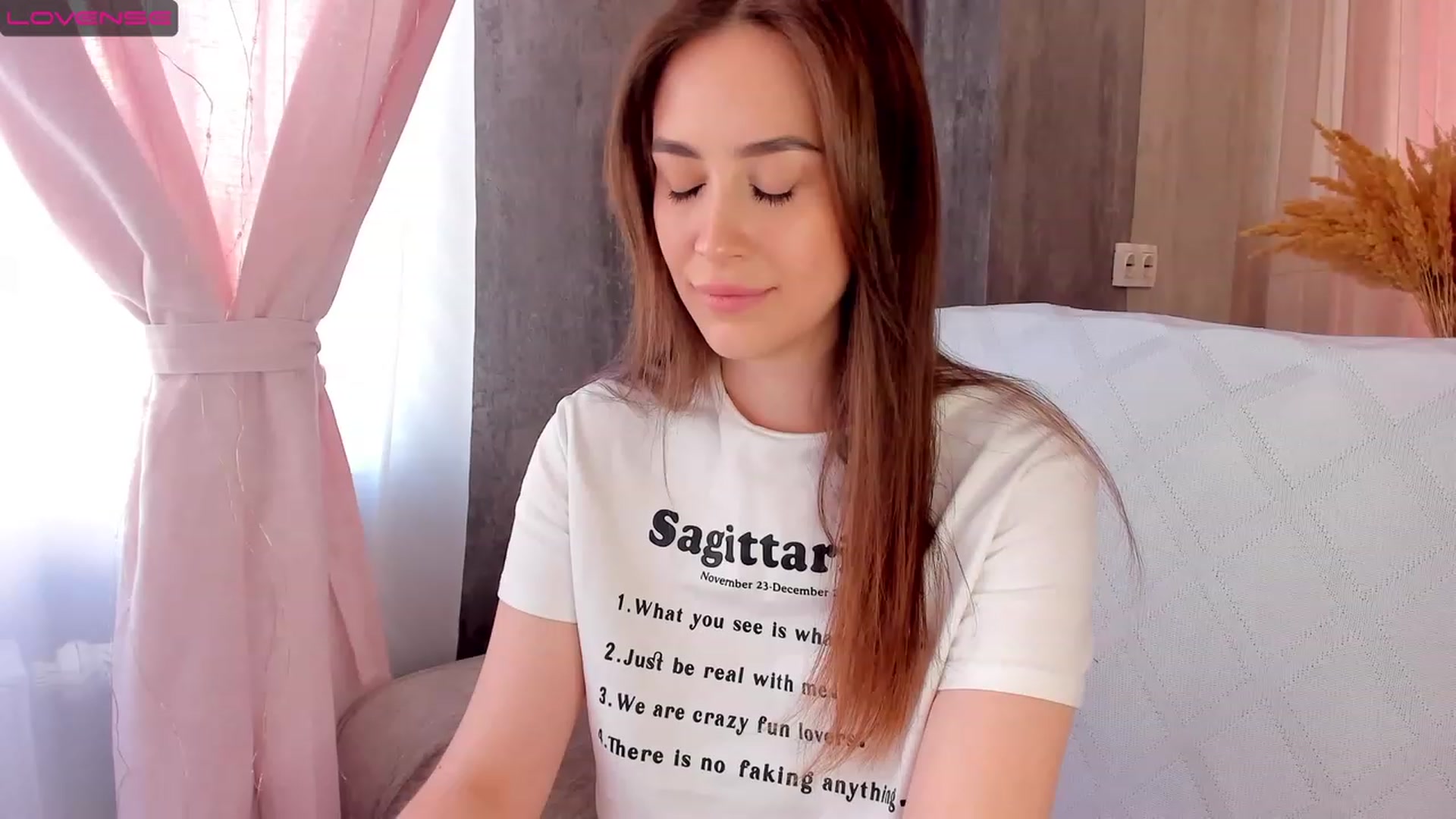 Gallery image thumbnail from Lanna_Rhoades's myfreecams stream on, 06/11/2023, 15:23 image 9 of 20