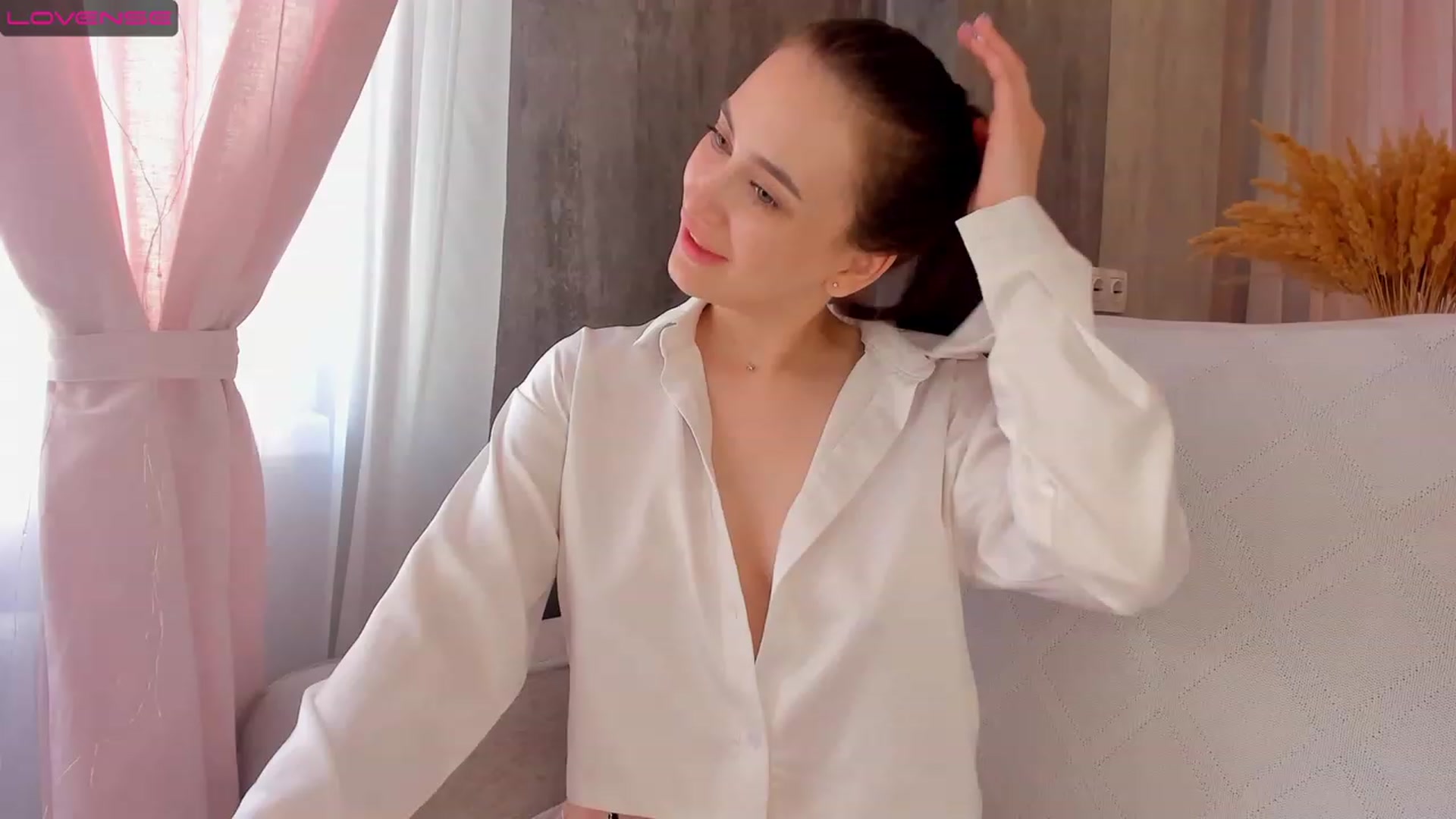 Gallery image thumbnail from Lanna_Rhoades's myfreecams stream on, 06/16/2023, 13:47 image 20 of 20