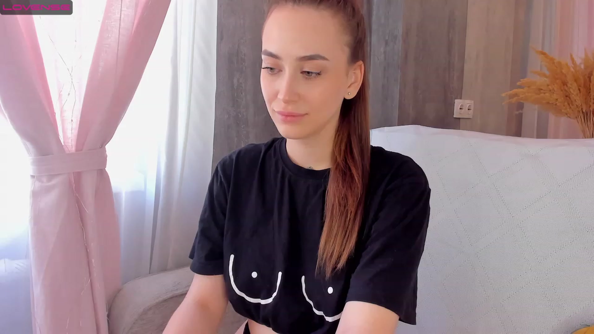 Gallery image thumbnail from Lanna_Rhoades's myfreecams stream on, 06/17/2023, 11:59 image 17 of 20