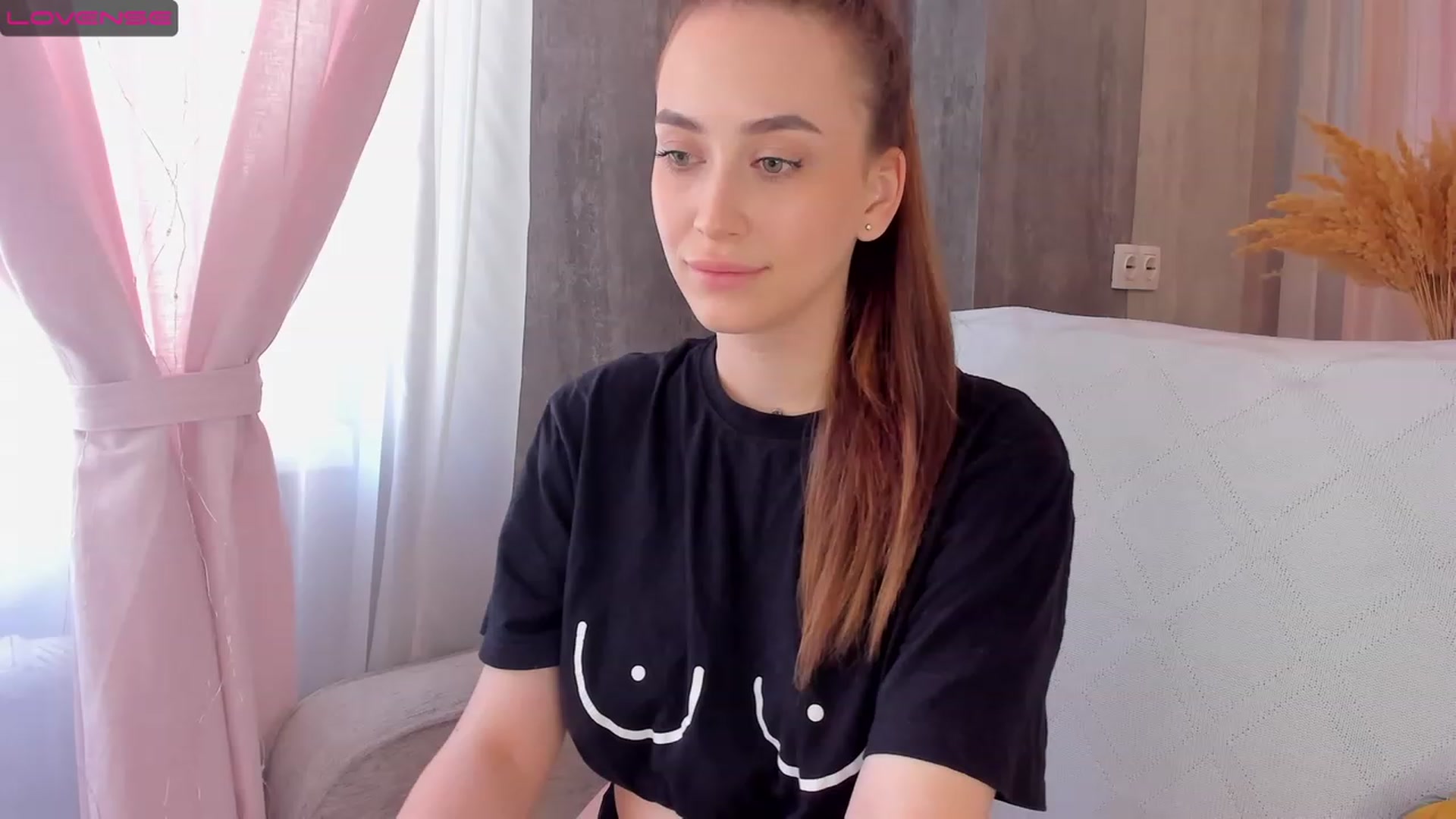 Gallery image thumbnail from Lanna_Rhoades's myfreecams stream on, 06/17/2023, 11:59 image 18 of 20