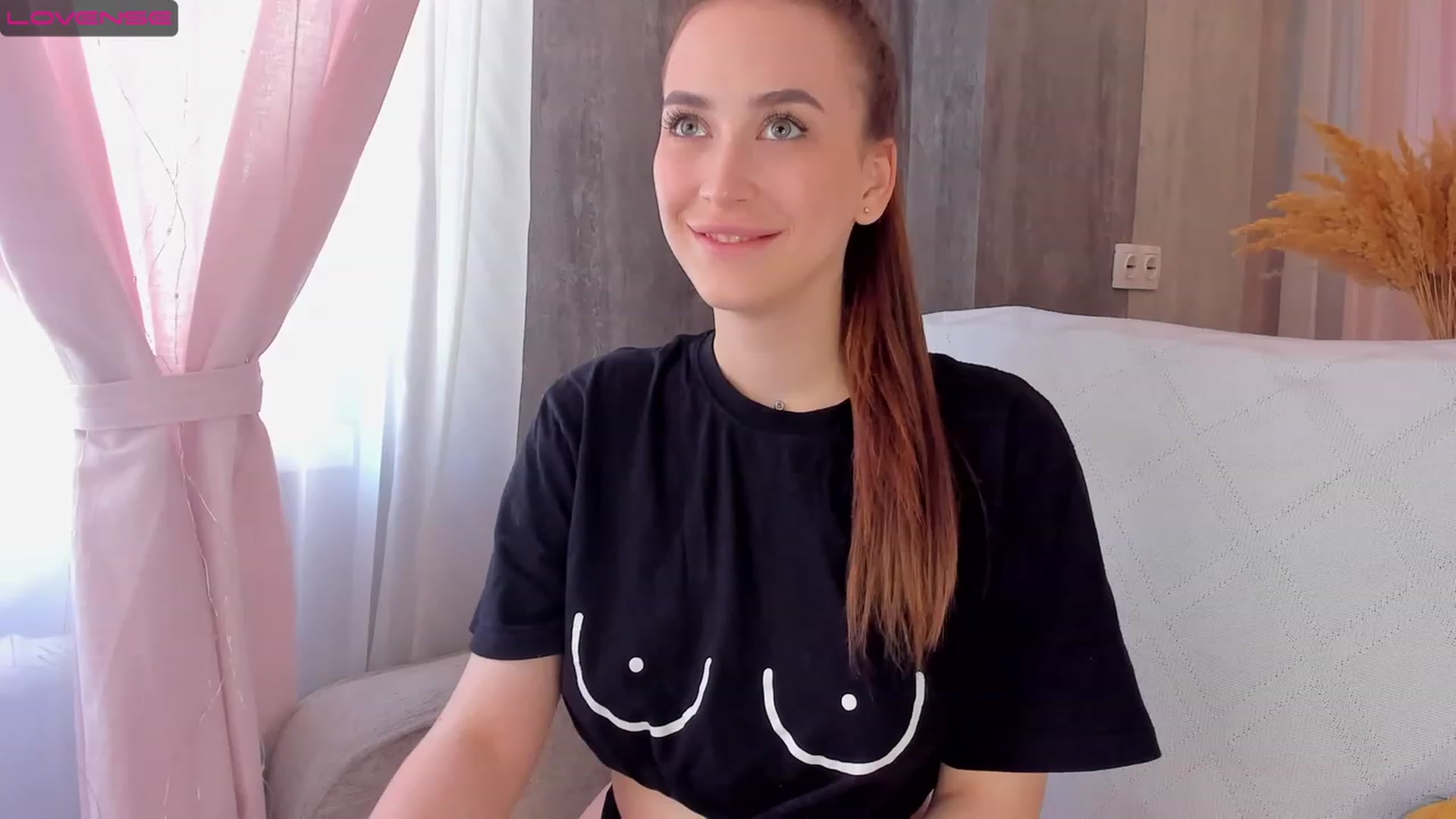 Gallery image thumbnail from Lanna_Rhoades's myfreecams stream on, 06/17/2023, 11:59 image 15 of 20