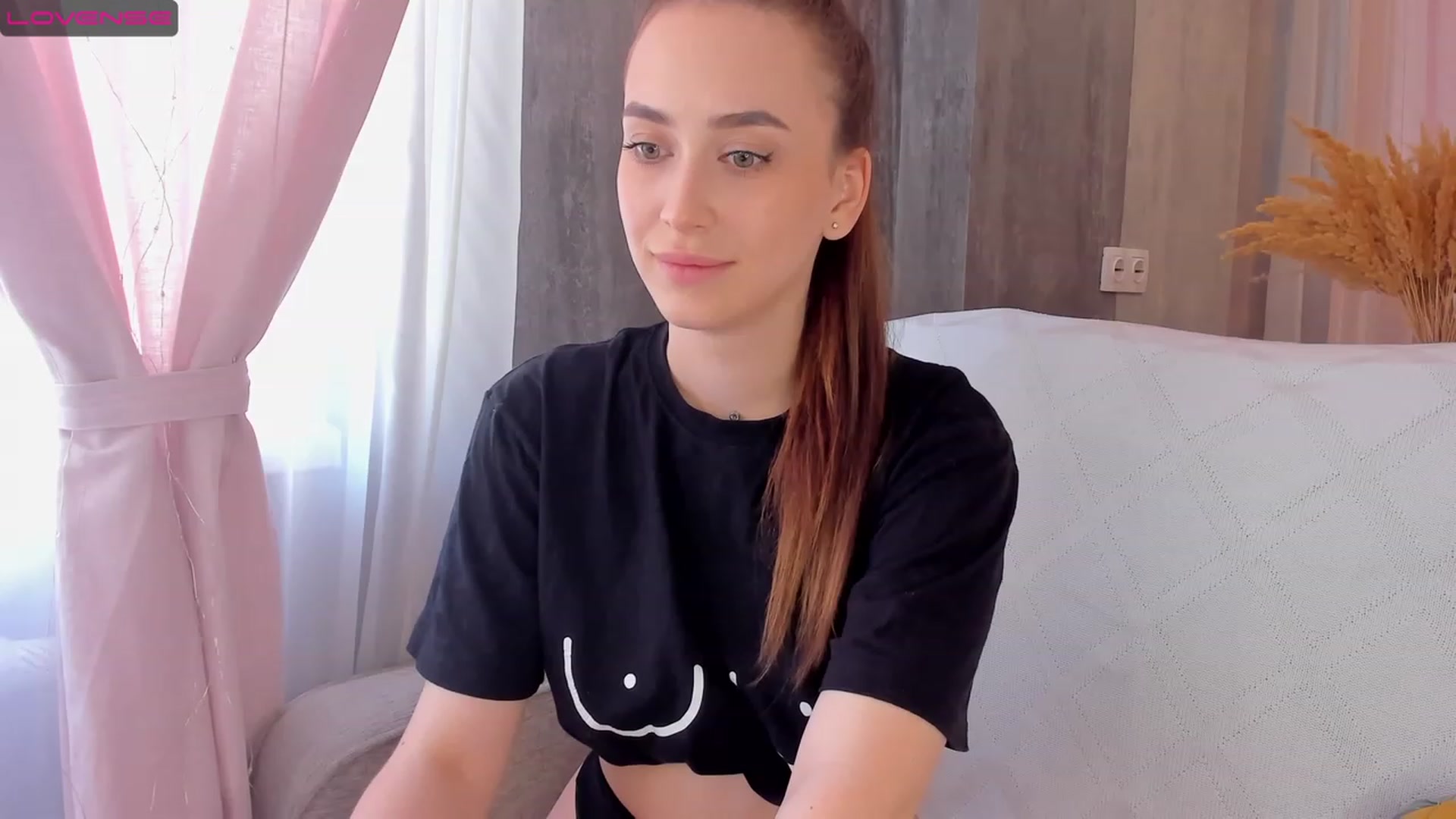 Gallery image thumbnail from Lanna_Rhoades's myfreecams stream on, 06/17/2023, 11:59 image 5 of 20