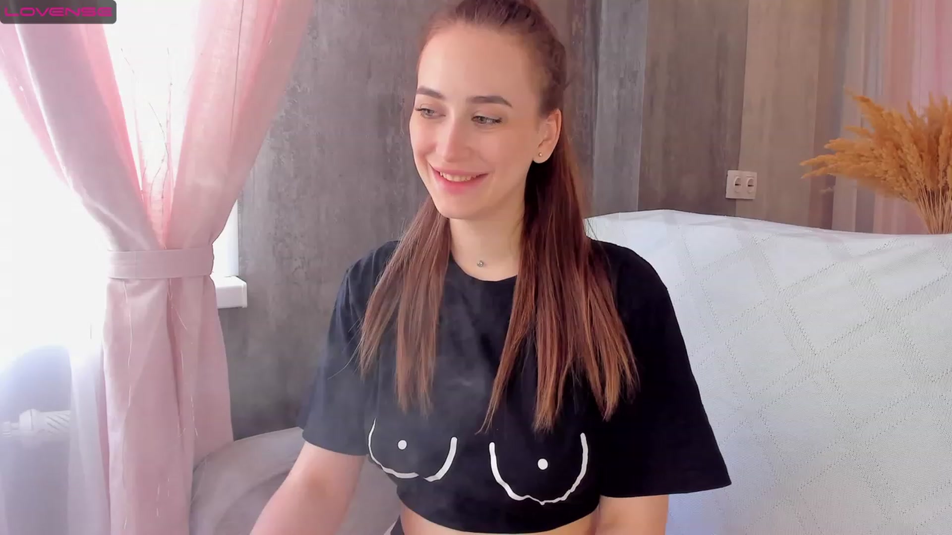 Gallery image thumbnail from Lanna_Rhoades's myfreecams stream on, 06/17/2023, 13:07 image 15 of 20